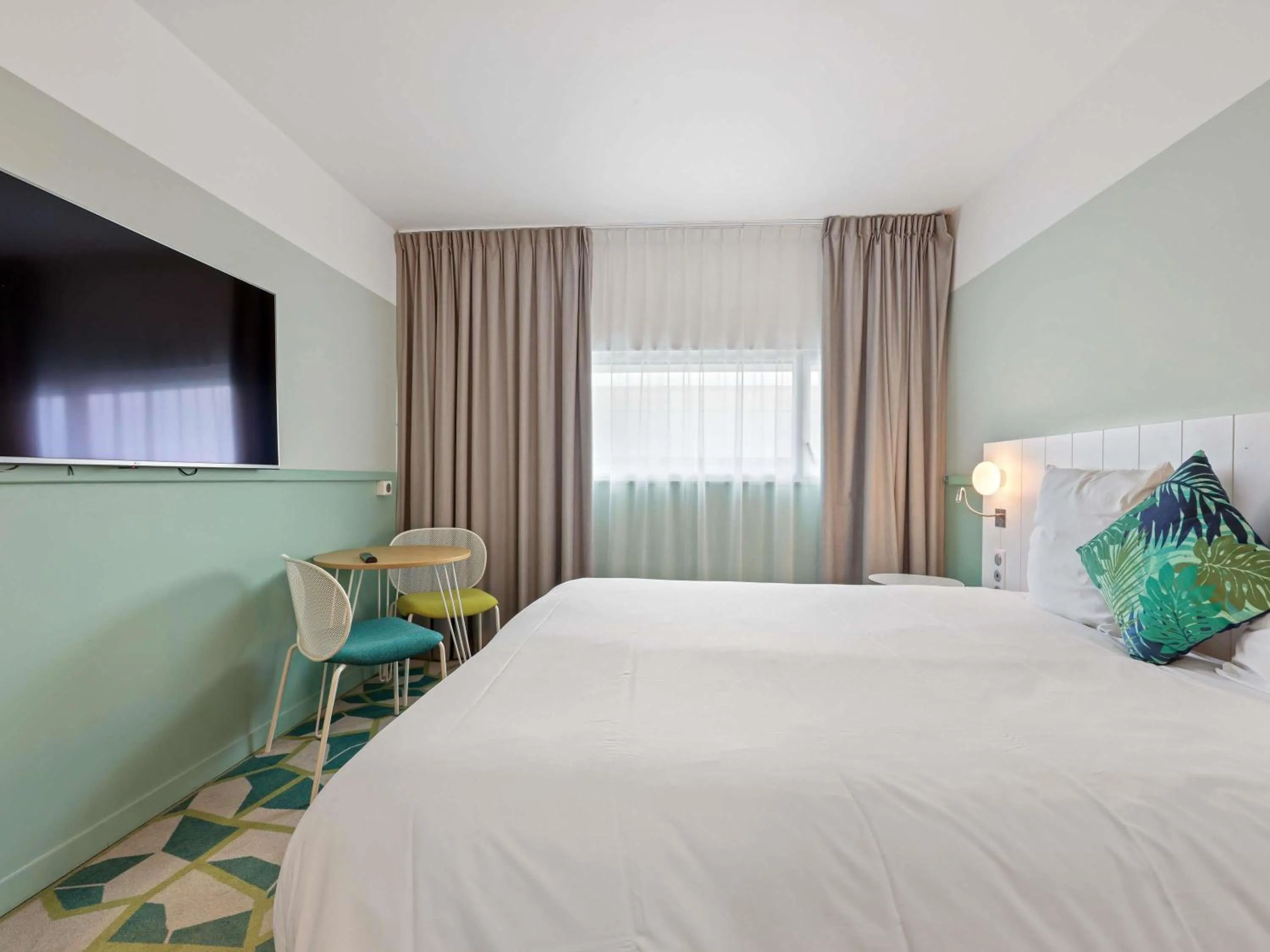 Bedroom, Bed in Mercure Paris Orly Airport