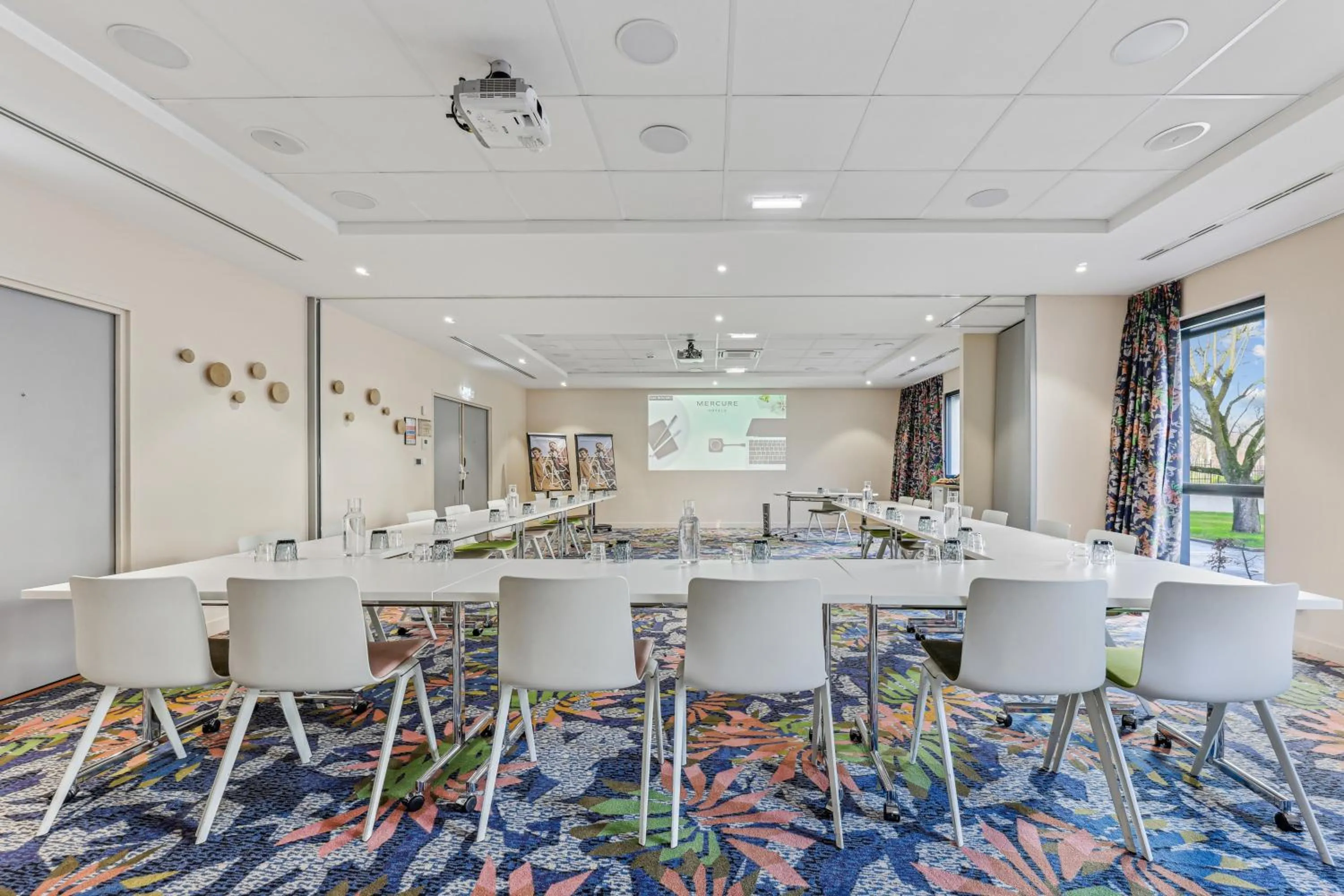 Seating area in Mercure Paris Orly Airport