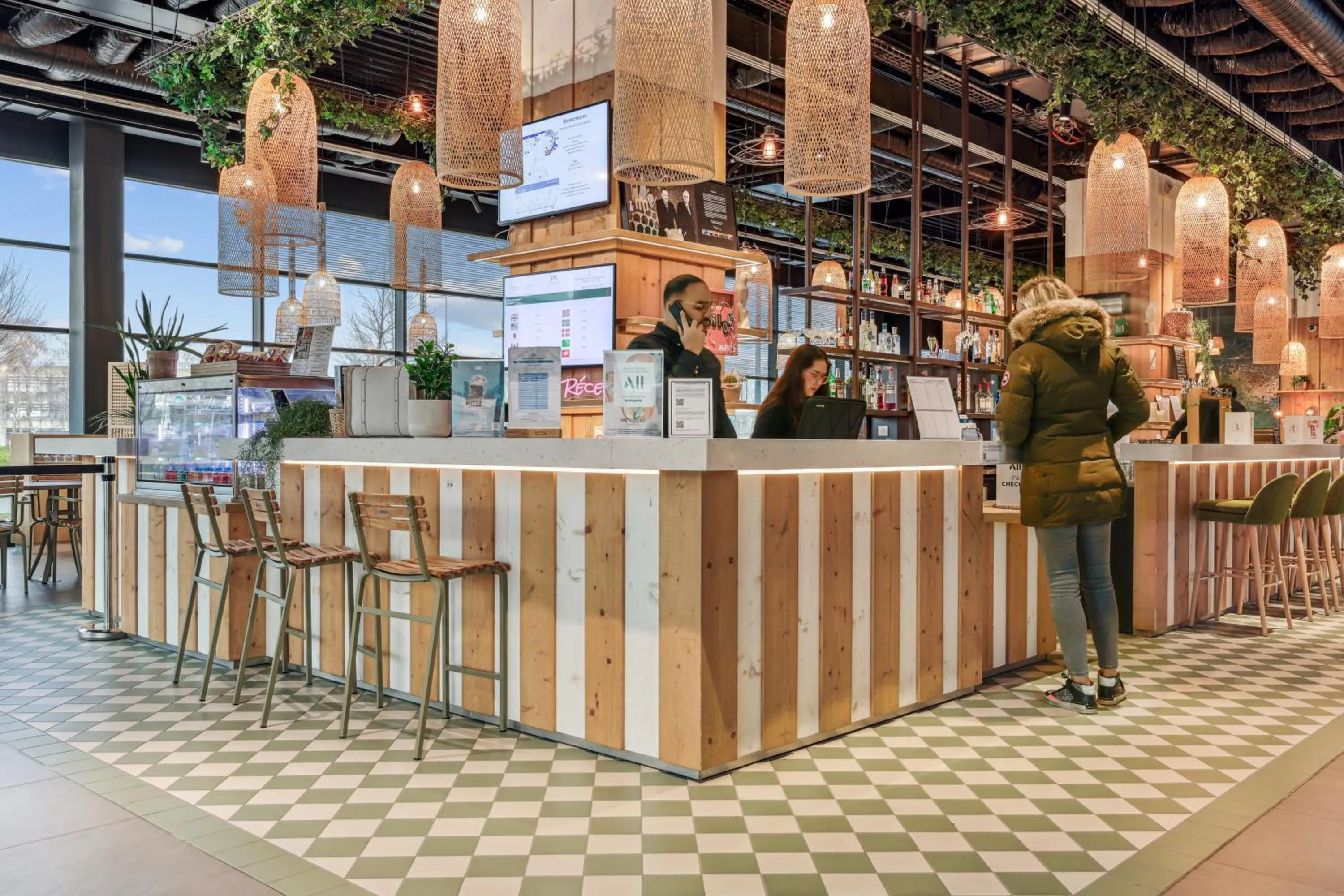 Lobby or reception in Mercure Paris Orly Airport