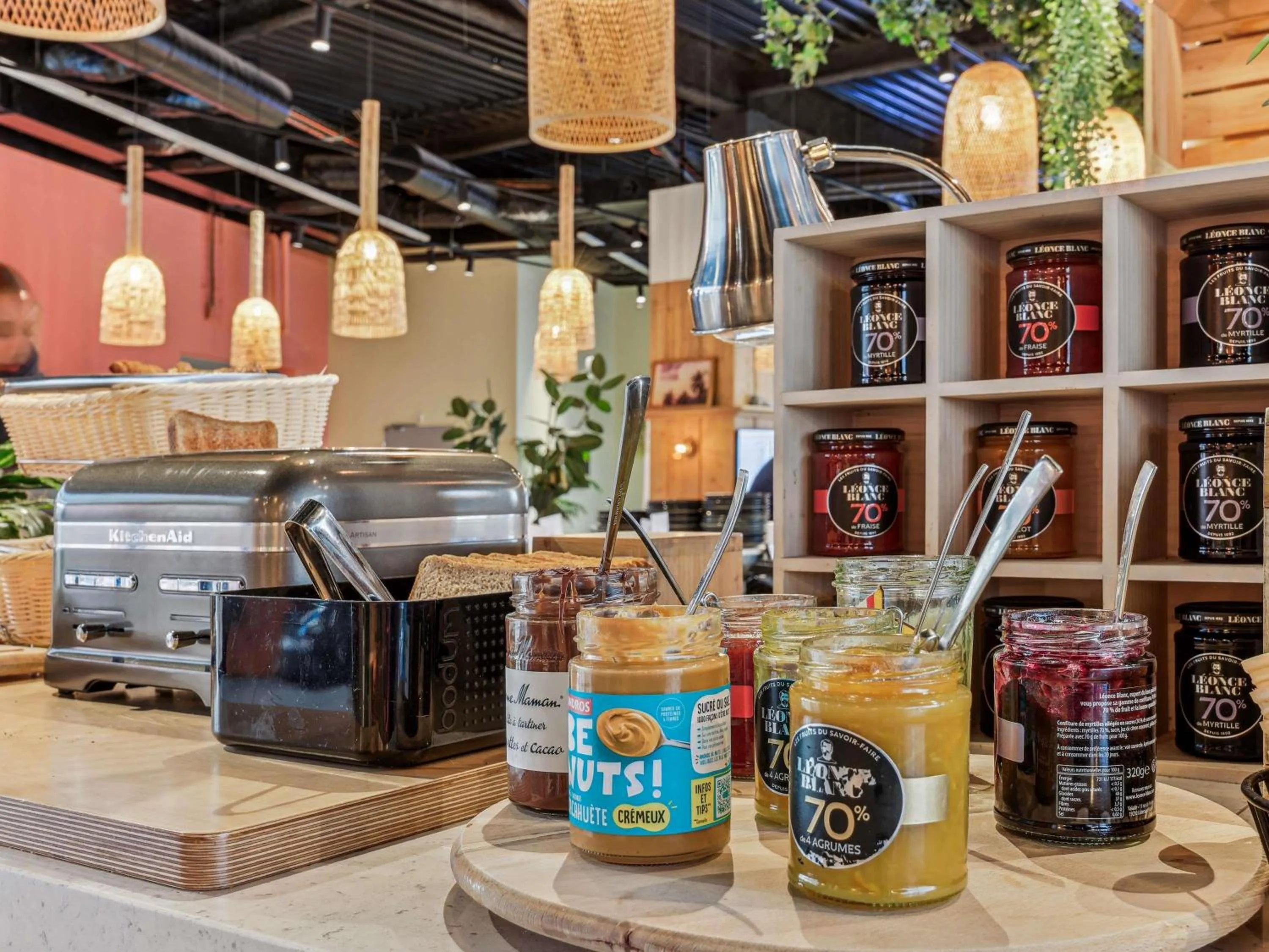 Breakfast in Mercure Paris Orly Airport