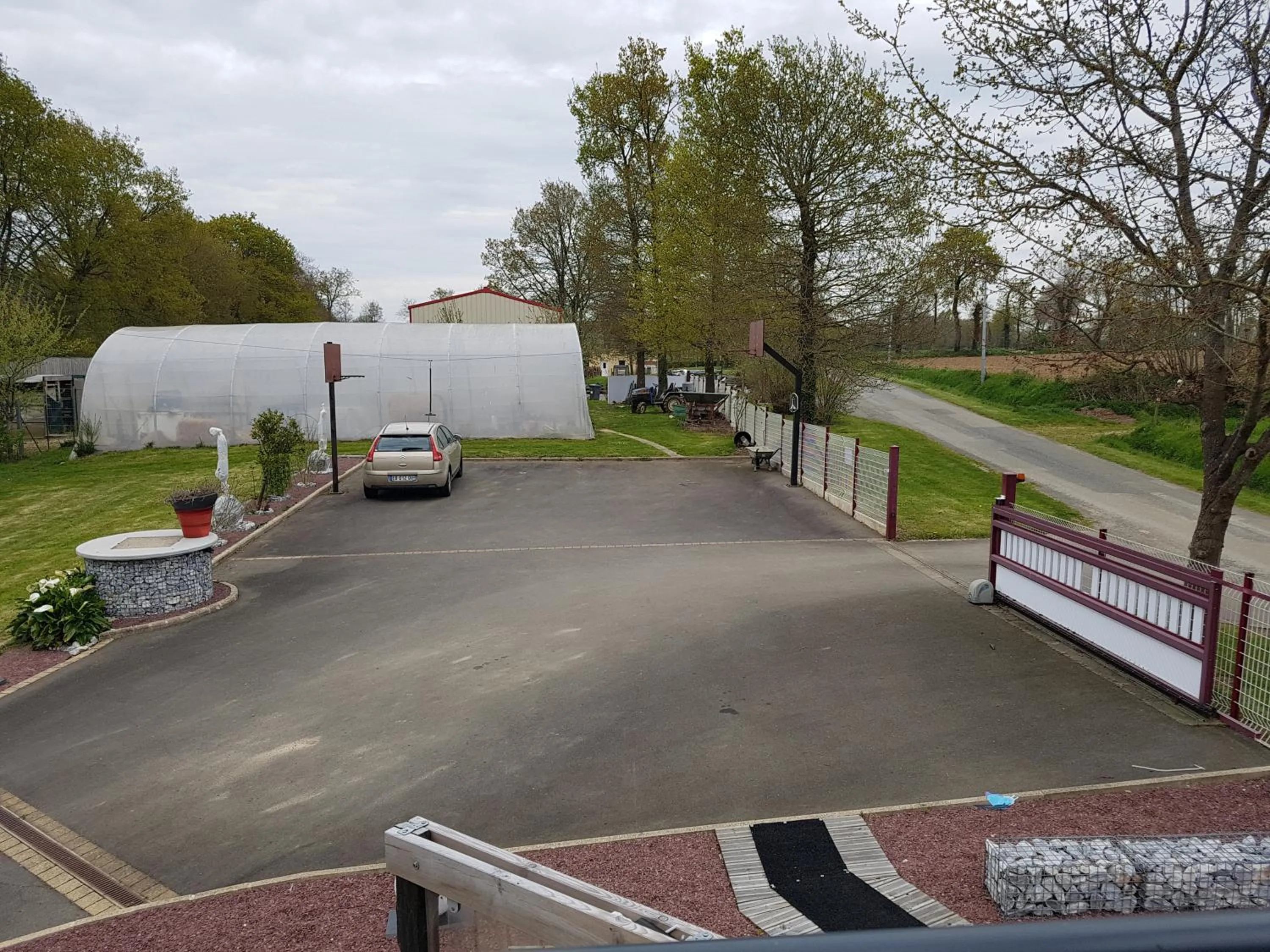 Parking in Le Pont Sée