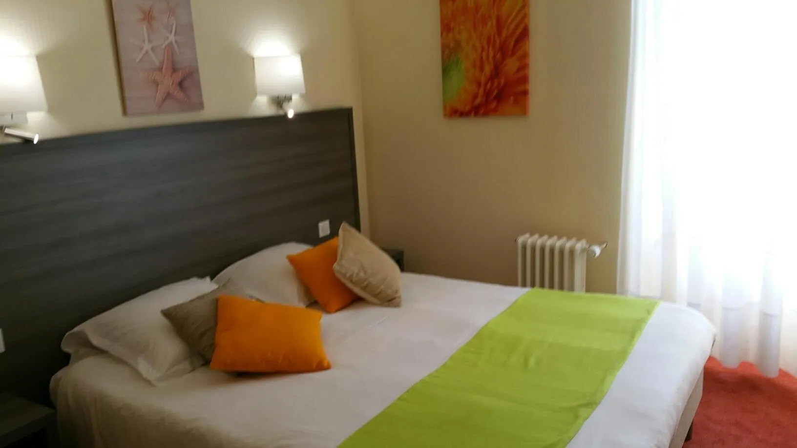 Photo of the whole room, Bed in Cit'Hotel Du Port Rhu