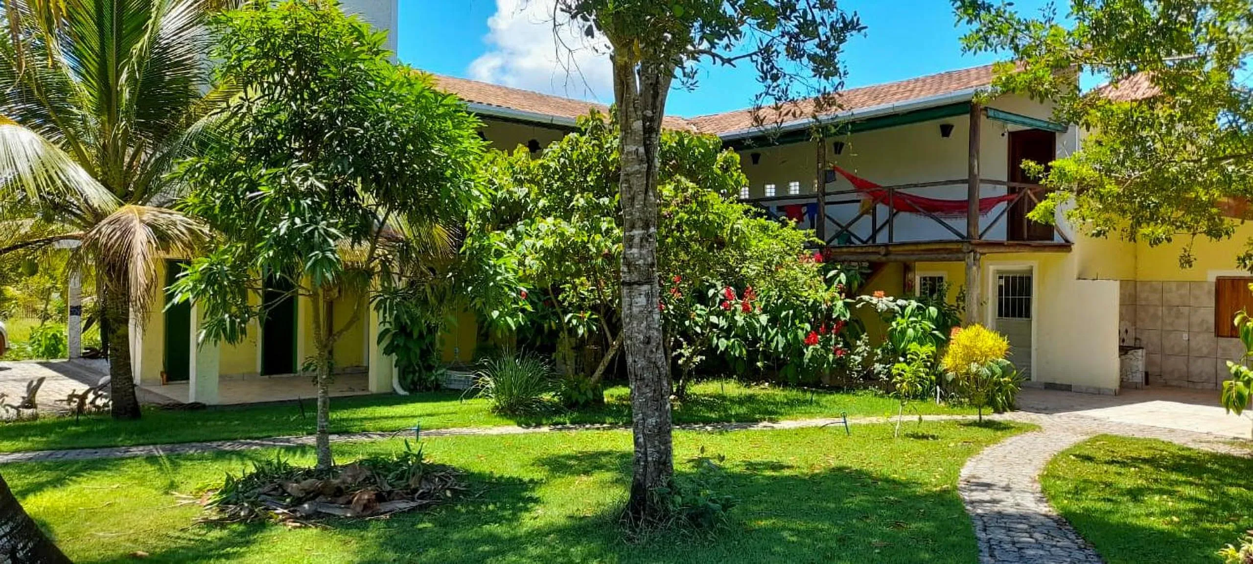 Property building in Fazenda Eco-Jardim