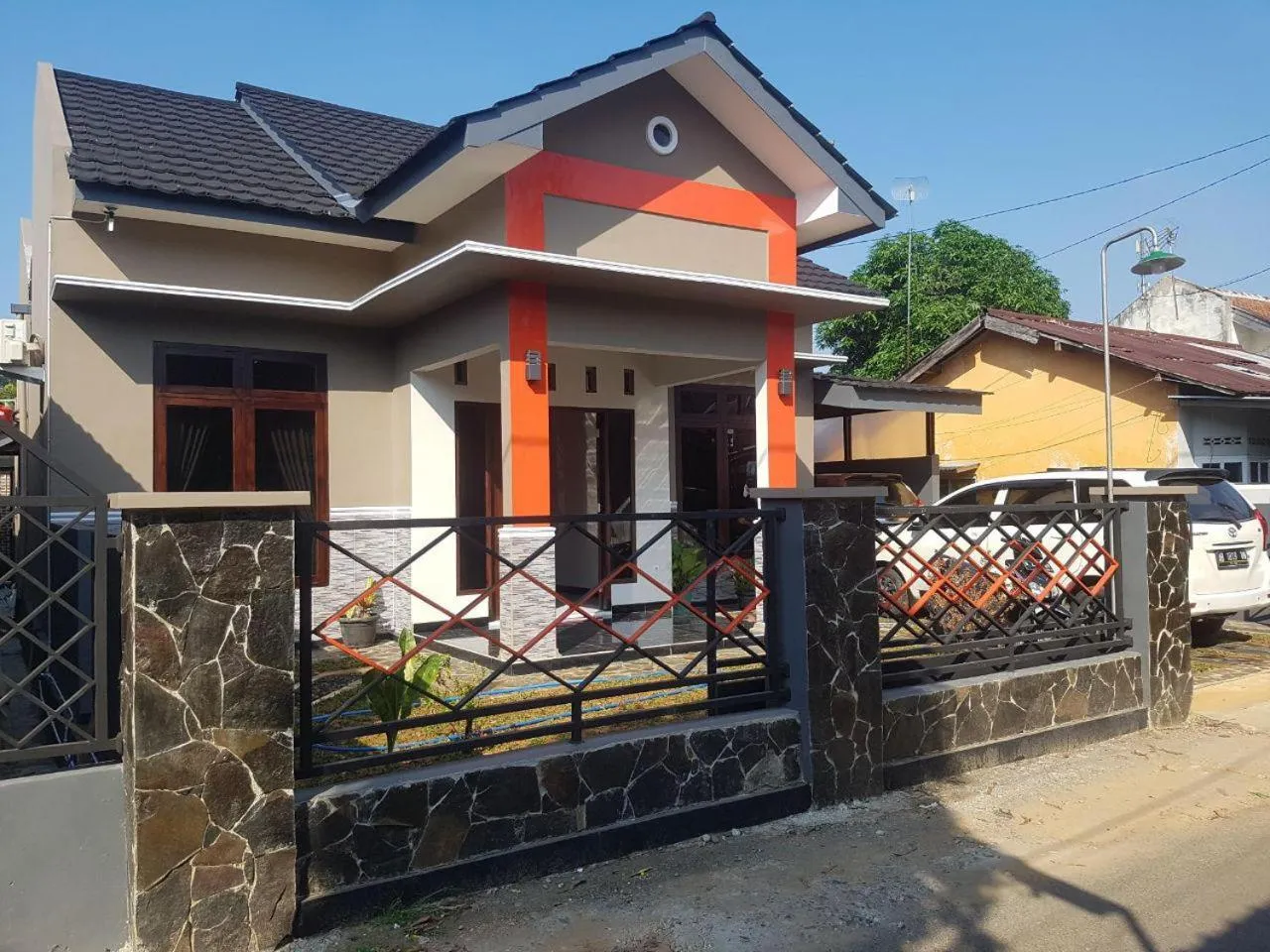 Property building in Homestay Purbalingga Tengah Kota by Simply Homy