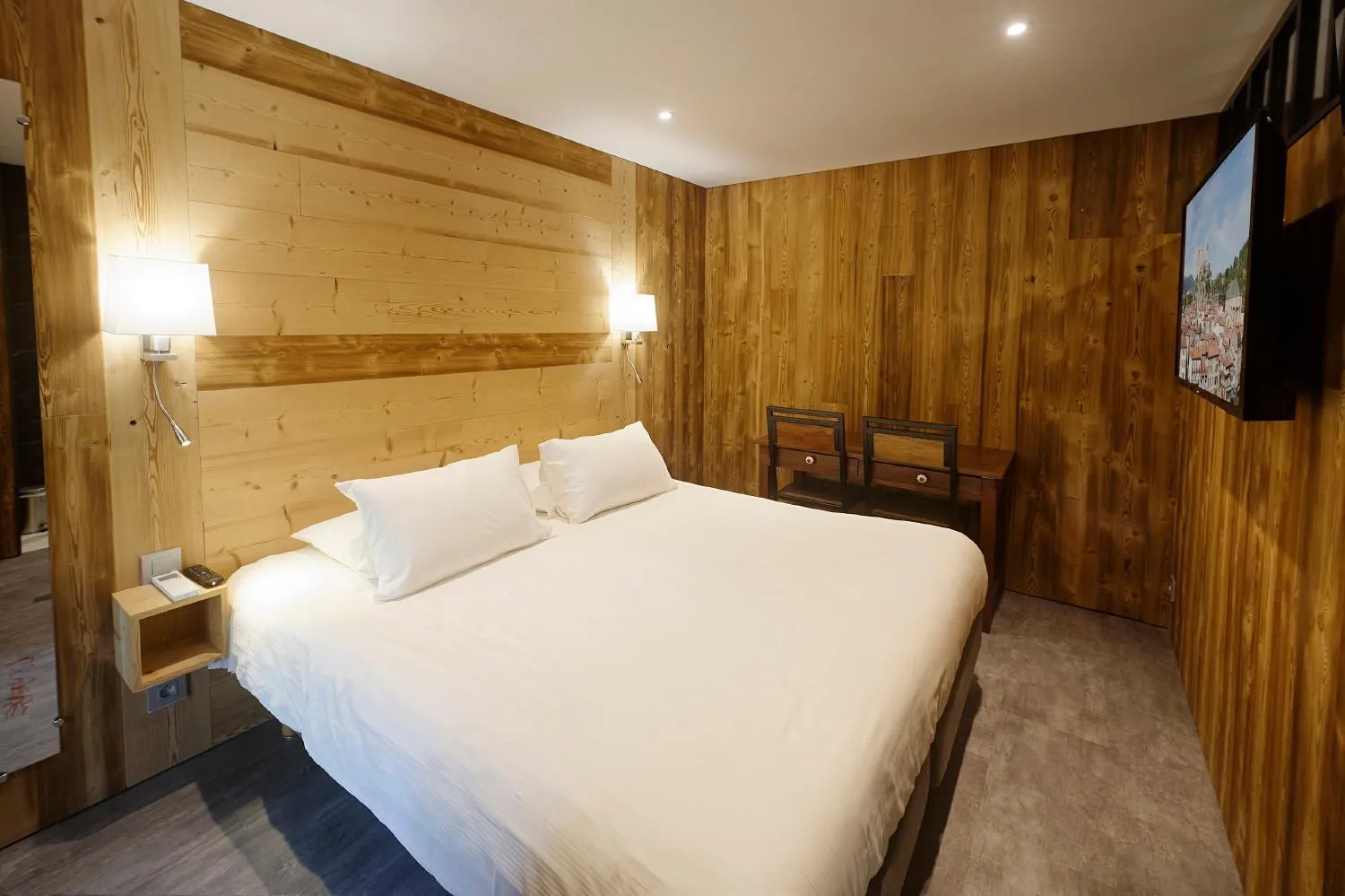 Bed in Hotel du Lac Foix