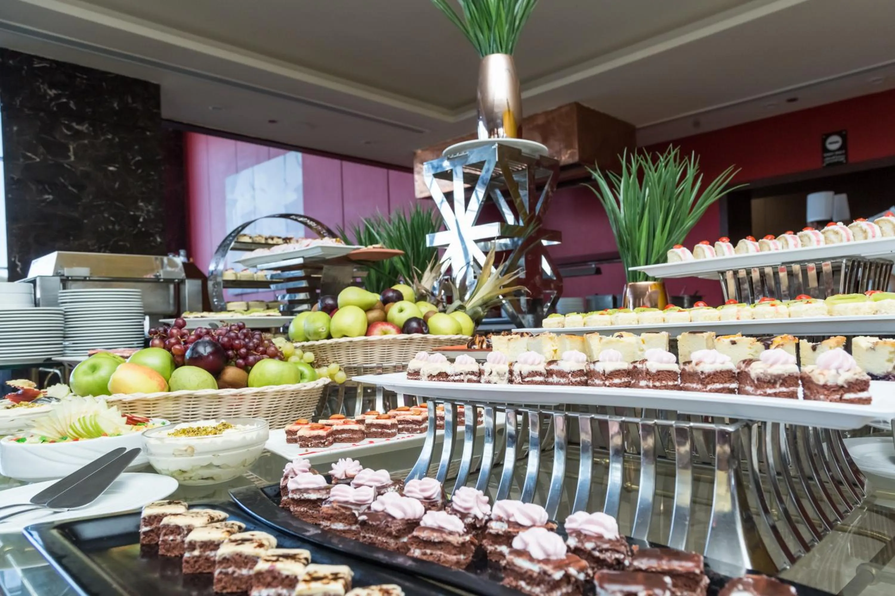 Restaurant/places to eat in Porto Said Hotel & Spa