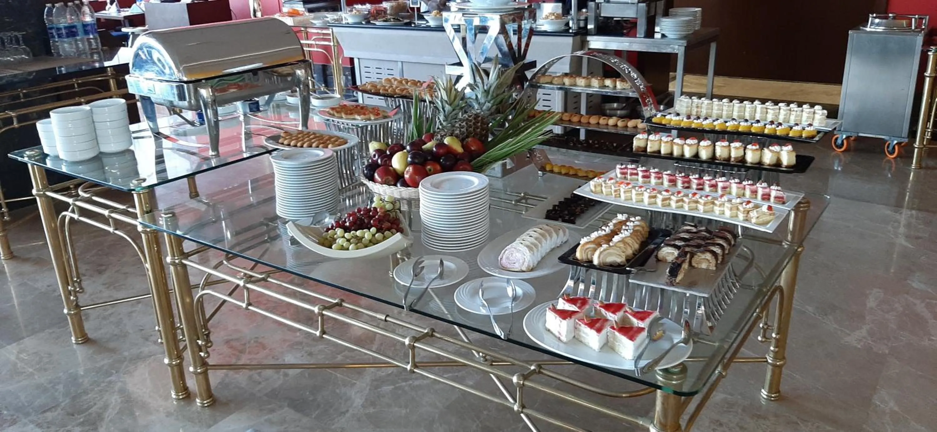 Restaurant/places to eat in Porto Said Hotel & Spa