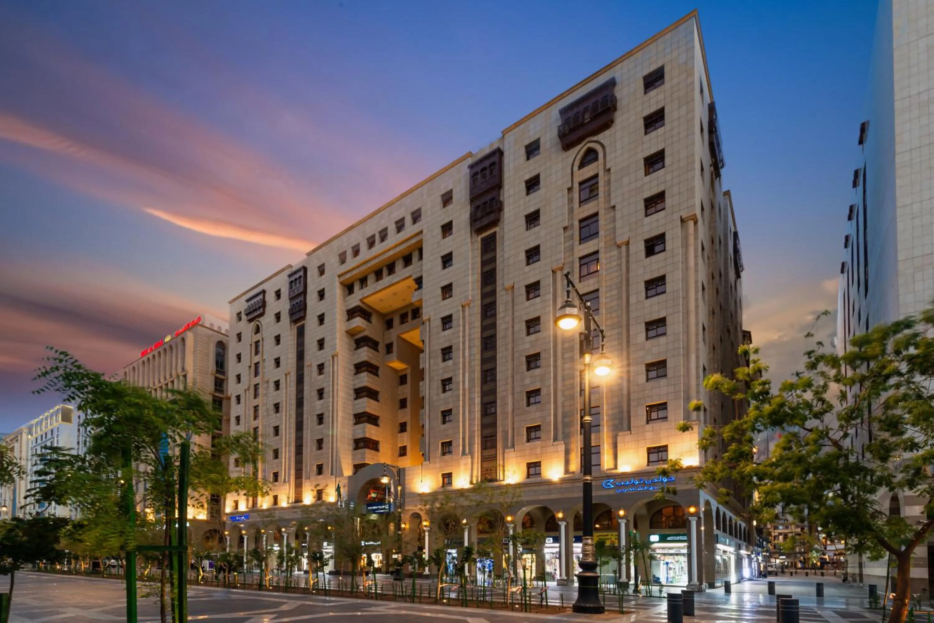 Property building in Golden Tulip Al Shakreen