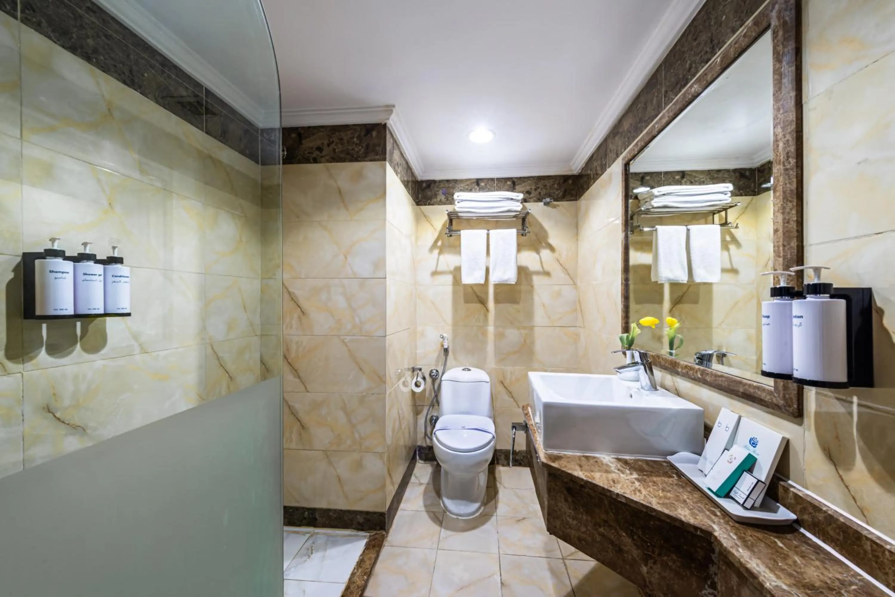 Bathroom in Golden Tulip Al Shakreen
