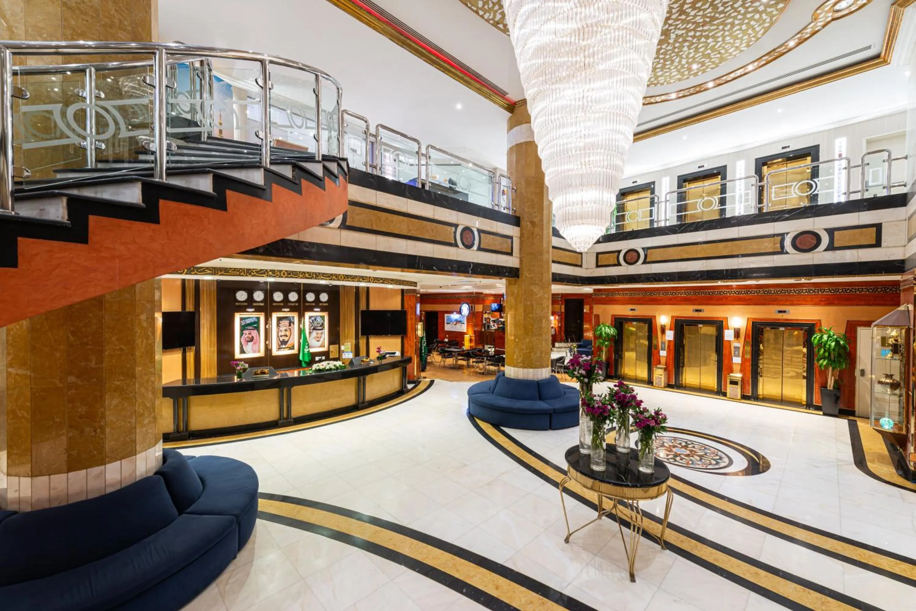 Lobby or reception in Golden Tulip Al Shakreen