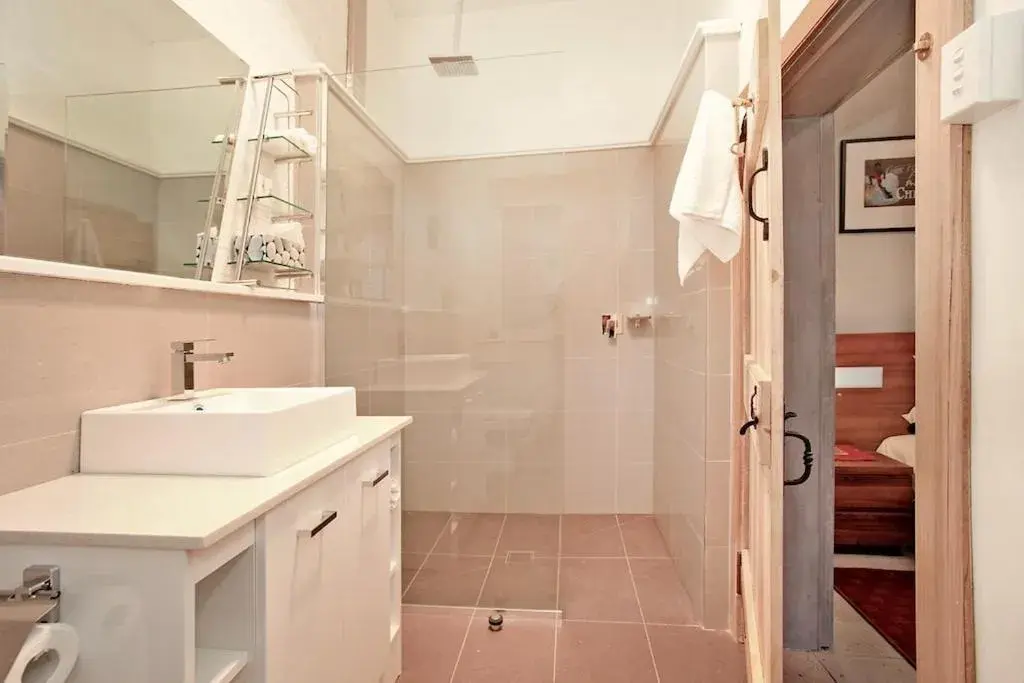 Small Double Room in Robinson Cottage Small Double Room in Robinson Cottage