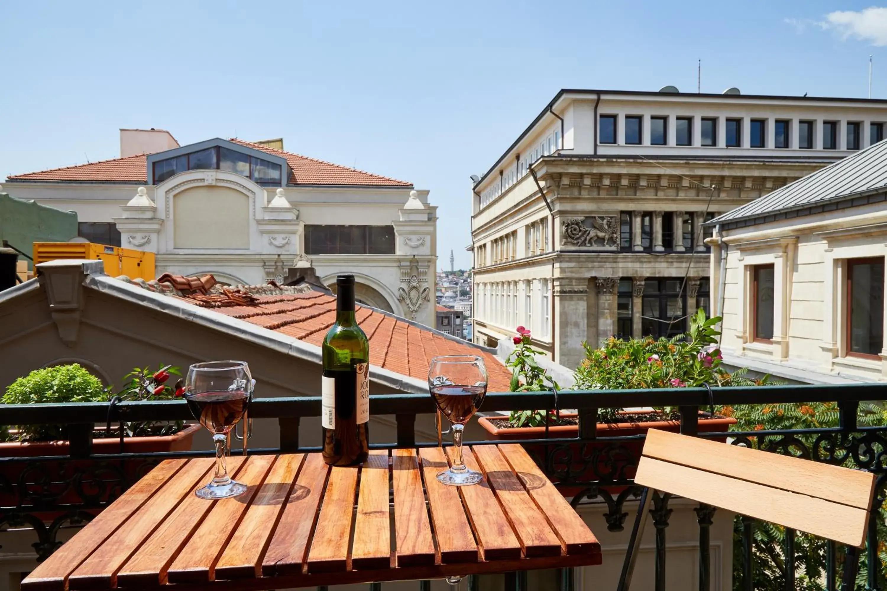 Apartment with Balcony in No 8 Galata Apartment with Balcony in No 8 Galata