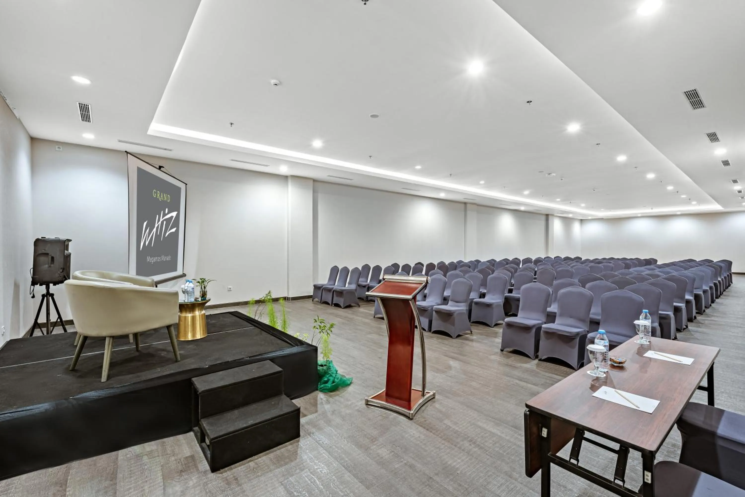 Meeting/conference room in Grand Whiz Megamas Manado