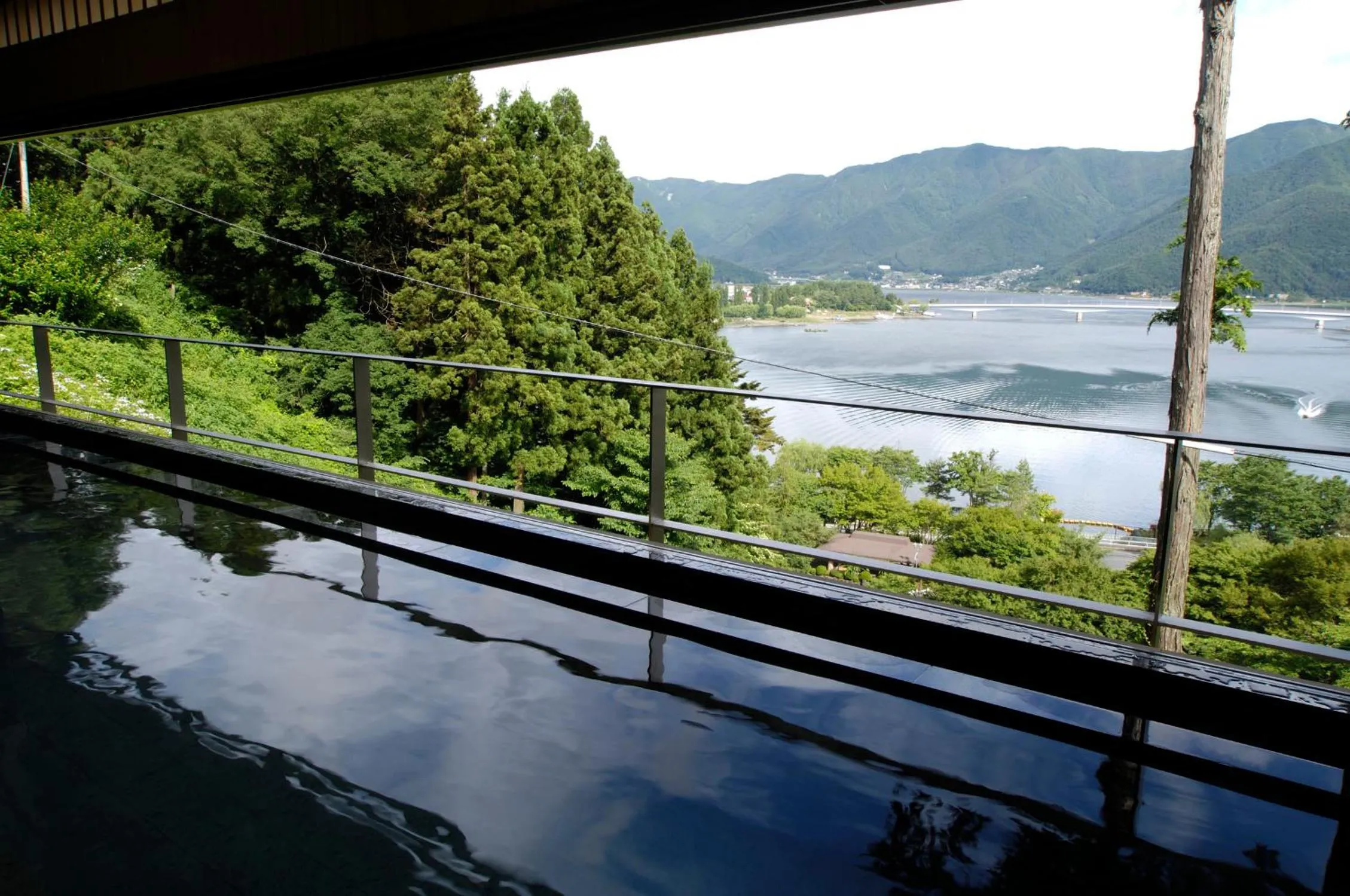 Hot Spring Bath in Rakuyu