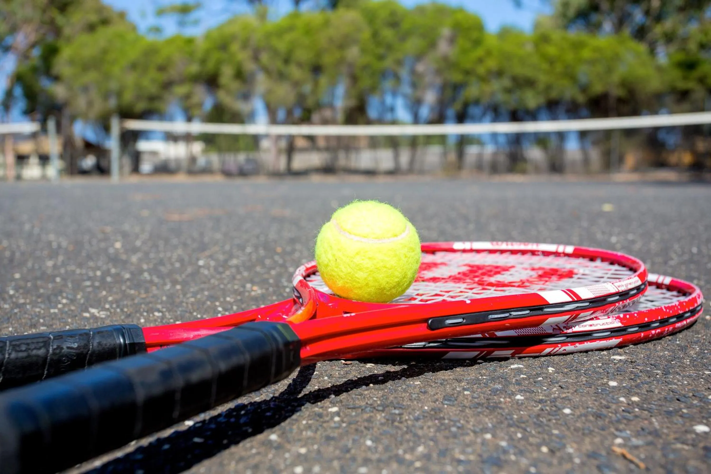 Tennis court in Ingenia Holidays Torquay Australia