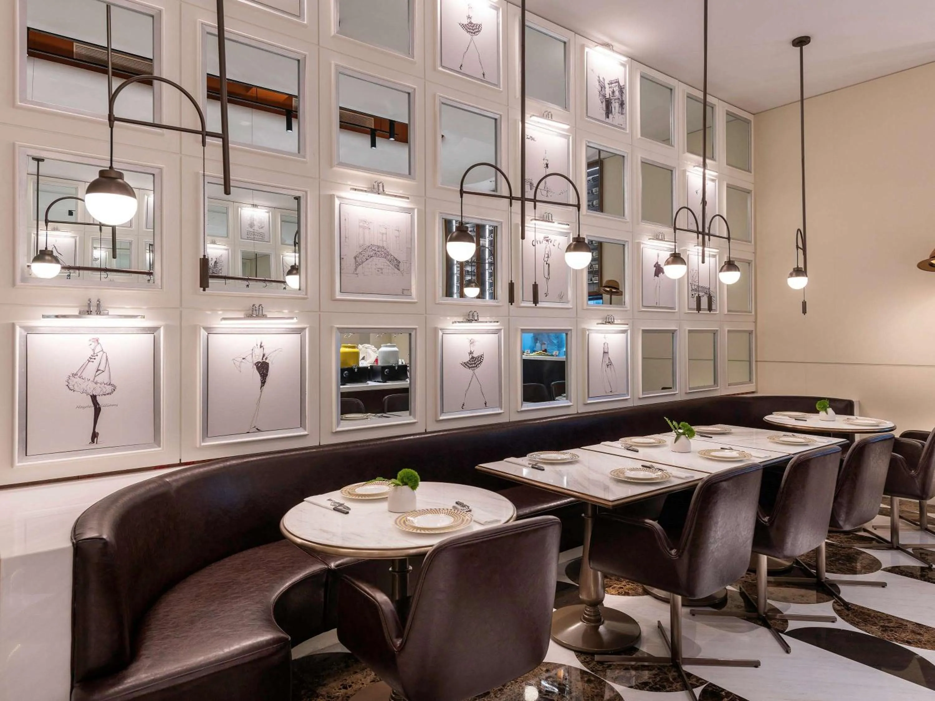 Restaurant/places to eat in Mercure Shanghai Hongqiao Central