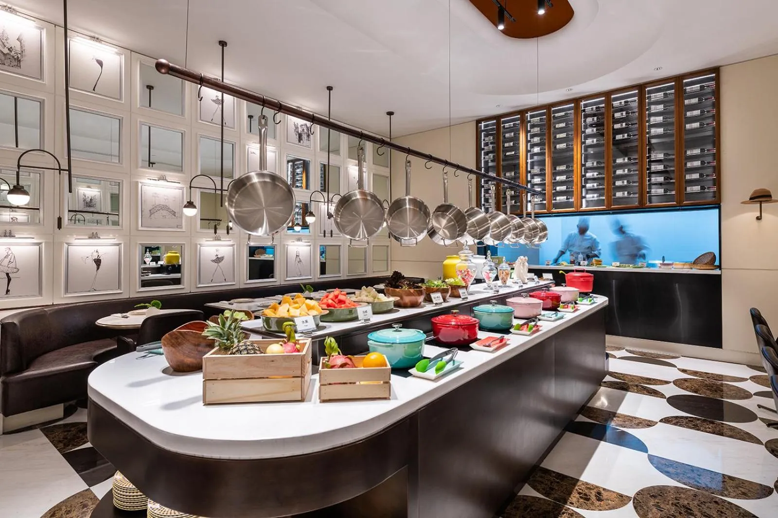 Restaurant/places to eat in Mercure Shanghai Hongqiao Central