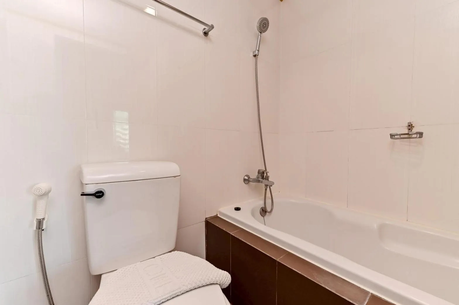 Bath in Green Residence Ayutthaya - SHA Certified