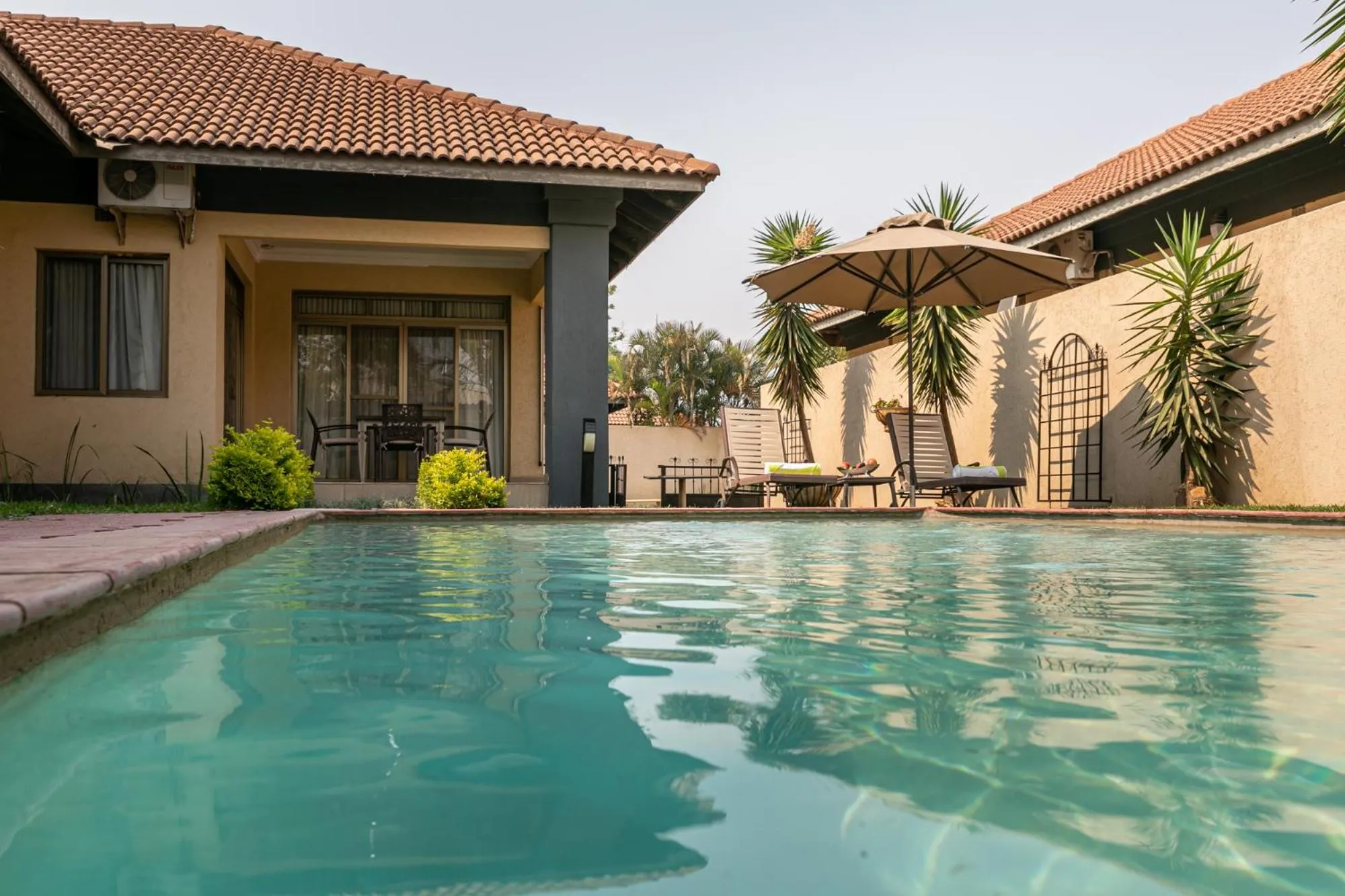 Swimming pool in Fallsway Villas