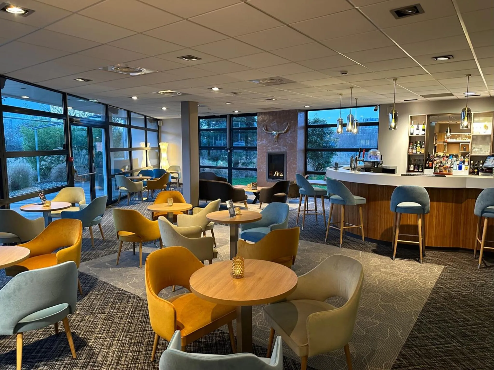 Lounge or bar in Holiday Inn - Strasbourg - Nord by IHG