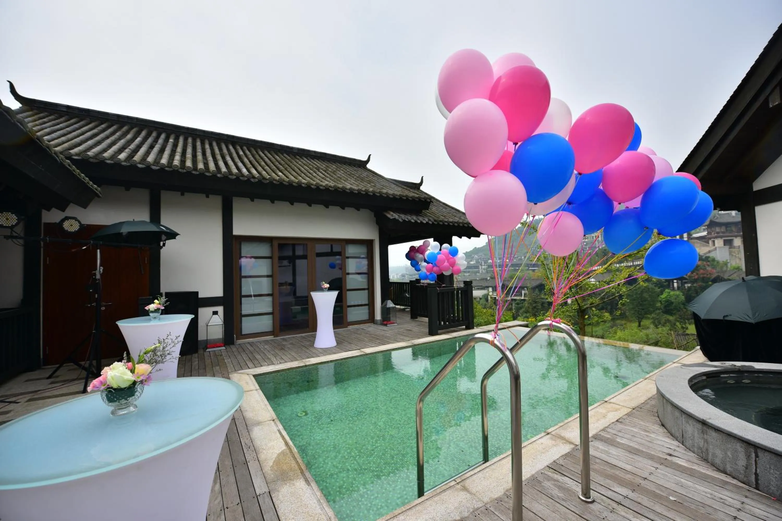 Swimming pool in Banyan Tree Chongqing Beibei