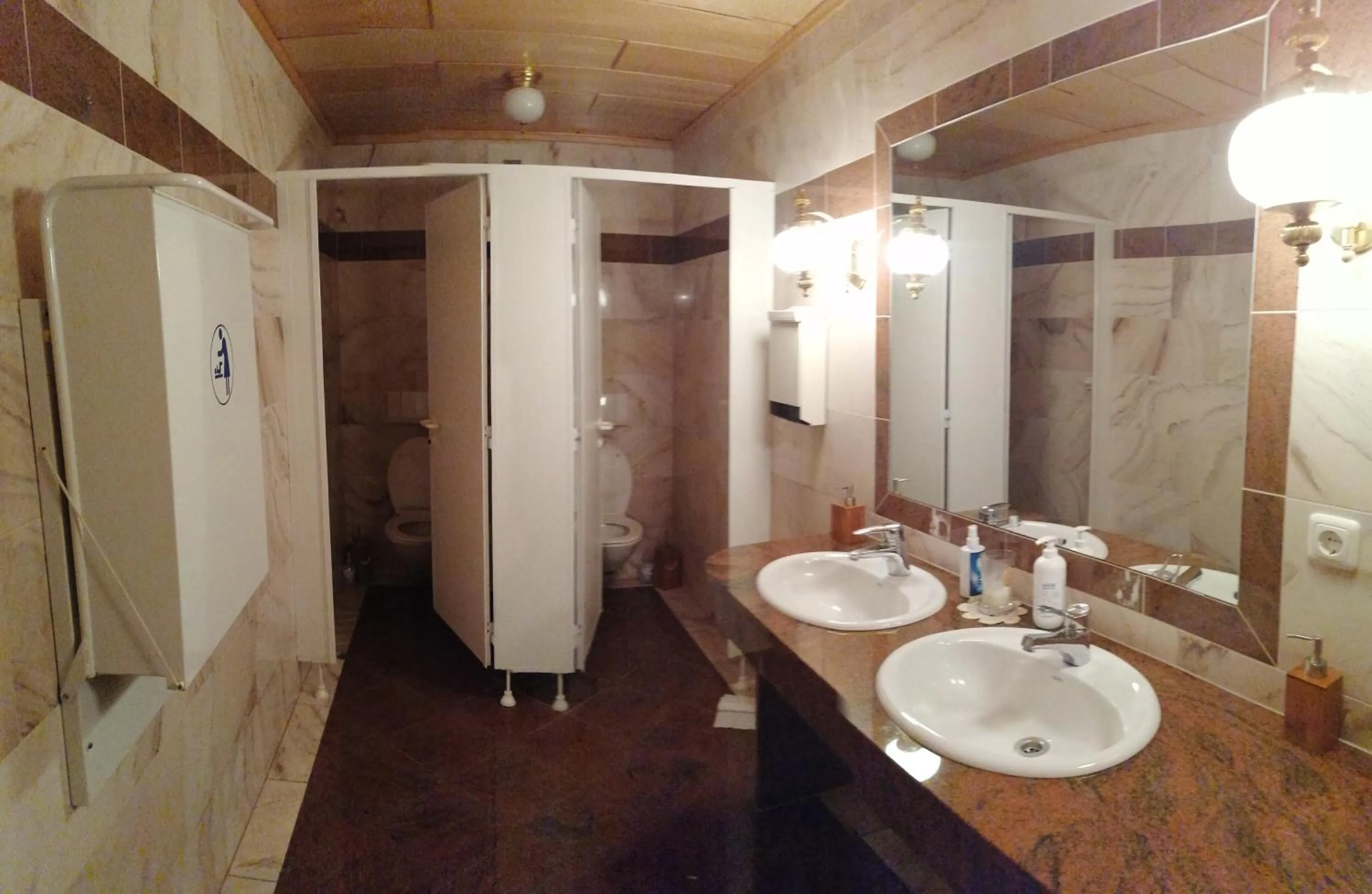 Toilet in Landhotel Oberwengerhof