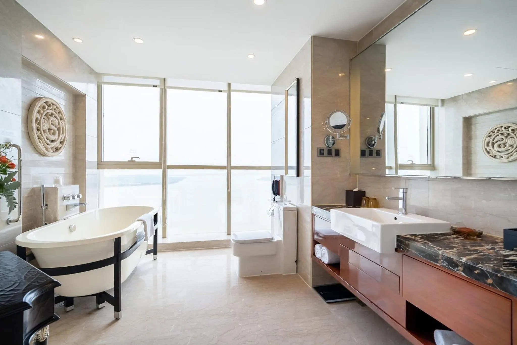 Toilet in Crowne Plaza Zhenjiang by IHG