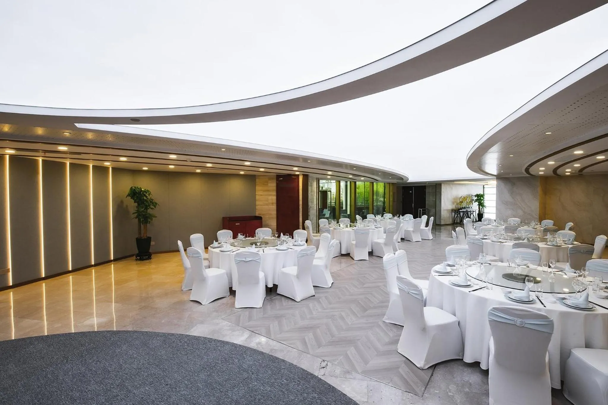 Banquet/Function facilities in Crowne Plaza Zhenjiang by IHG