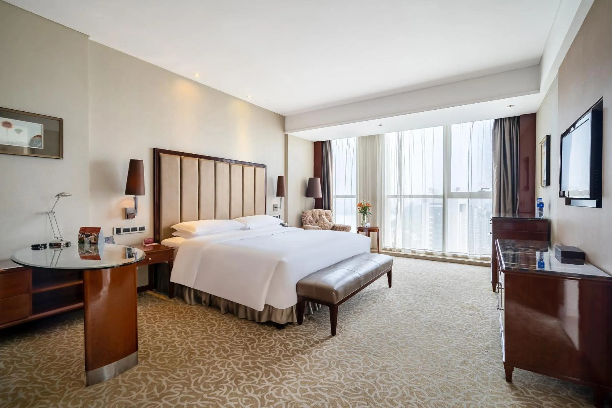 Premium King Room in Crowne Plaza Zhenjiang by IHG