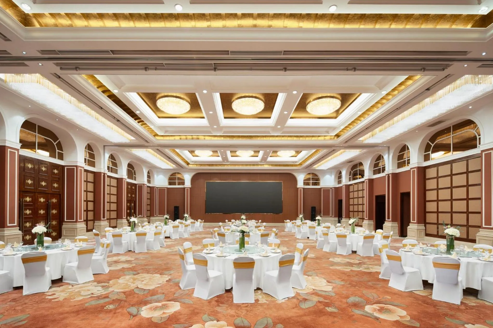 Meeting/conference room in Crowne Plaza Zhenjiang by IHG