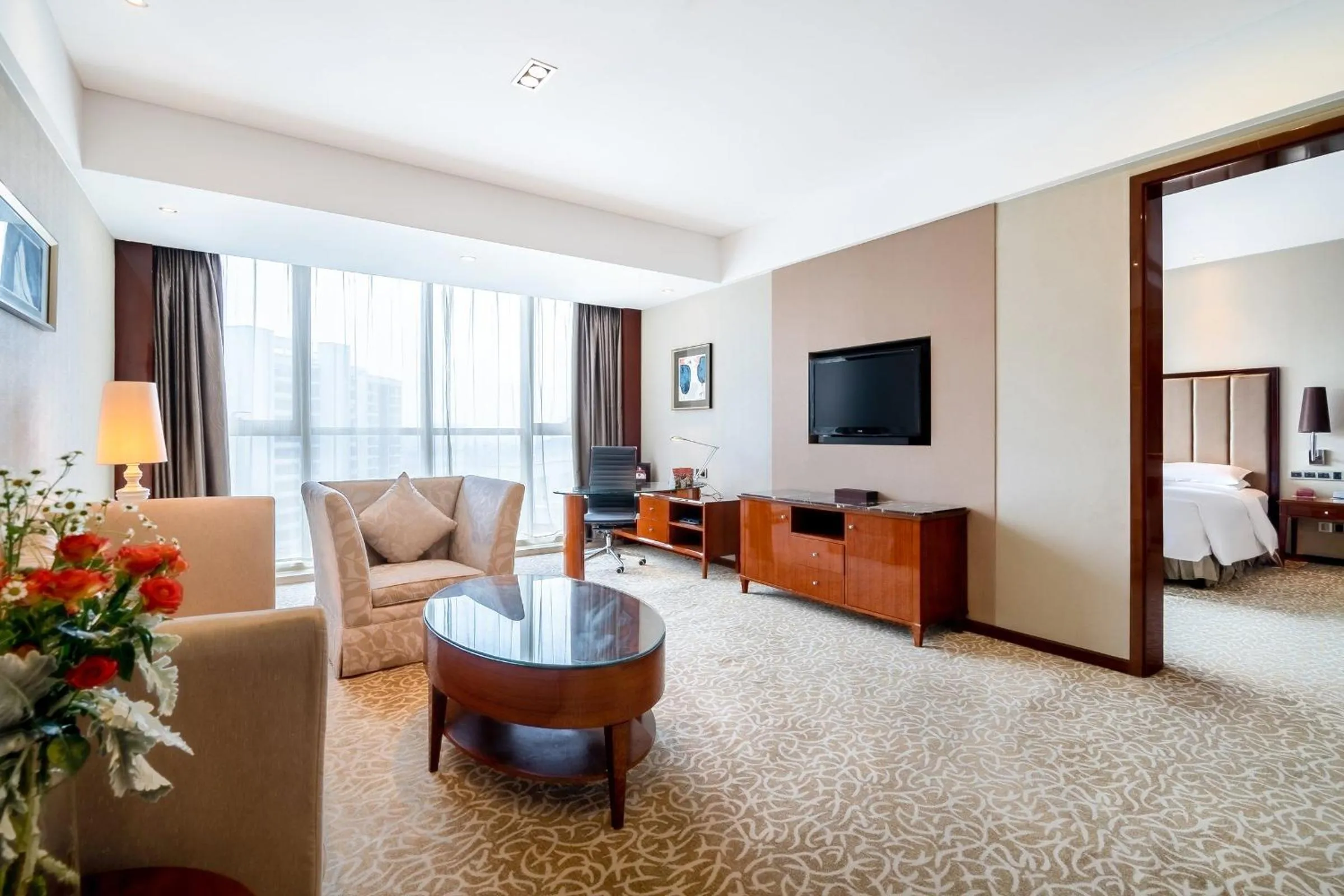 Photo of the whole room, Bed in Crowne Plaza Zhenjiang by IHG