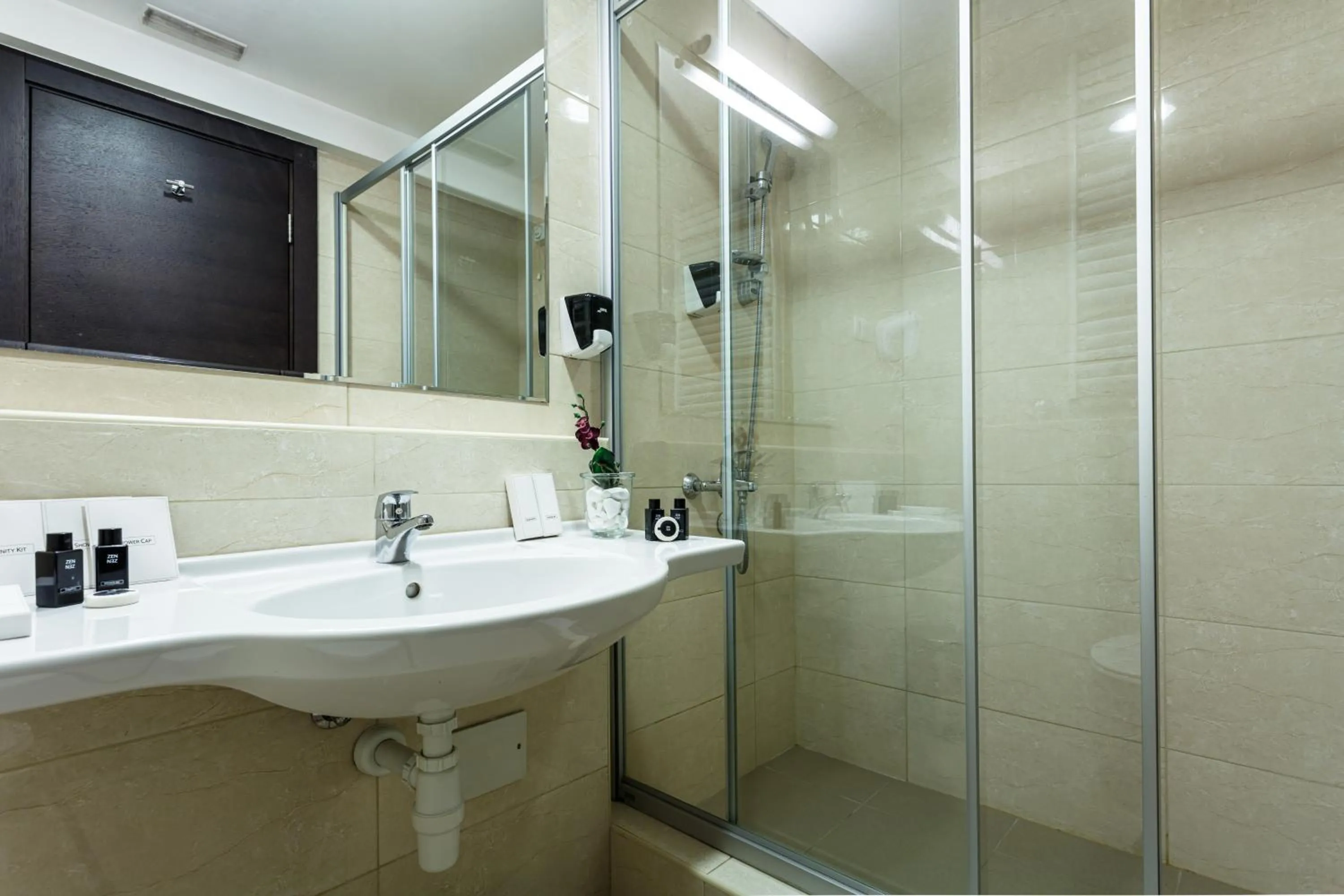Shower in New City Hotel & Restaurant Niš