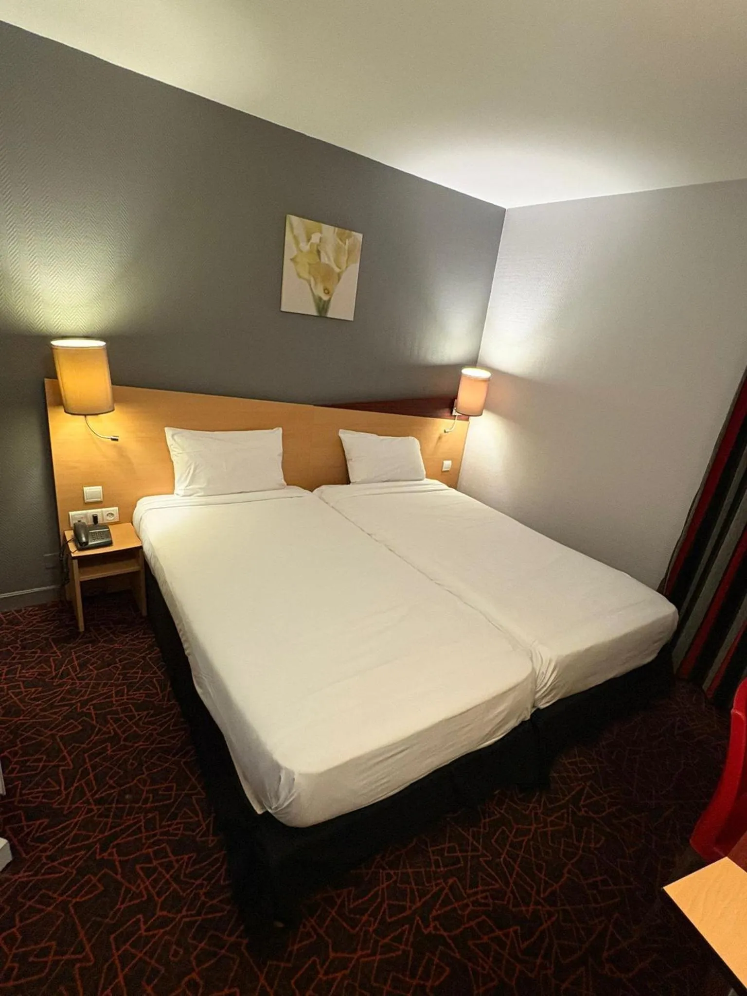 Bedroom, Bed in Kyriad Hotel Dijon Gare