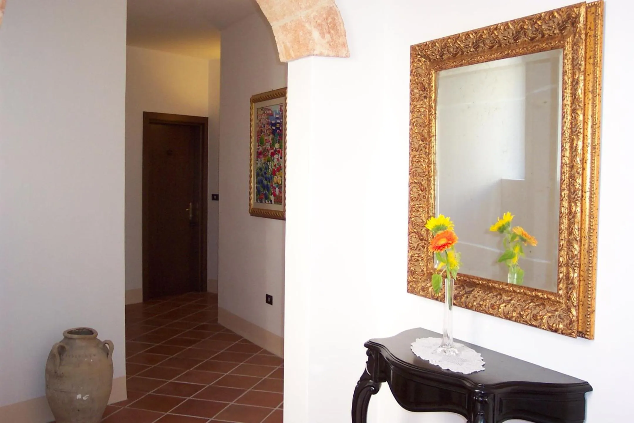 Decorative detail in Masseria Ruri Pulcra