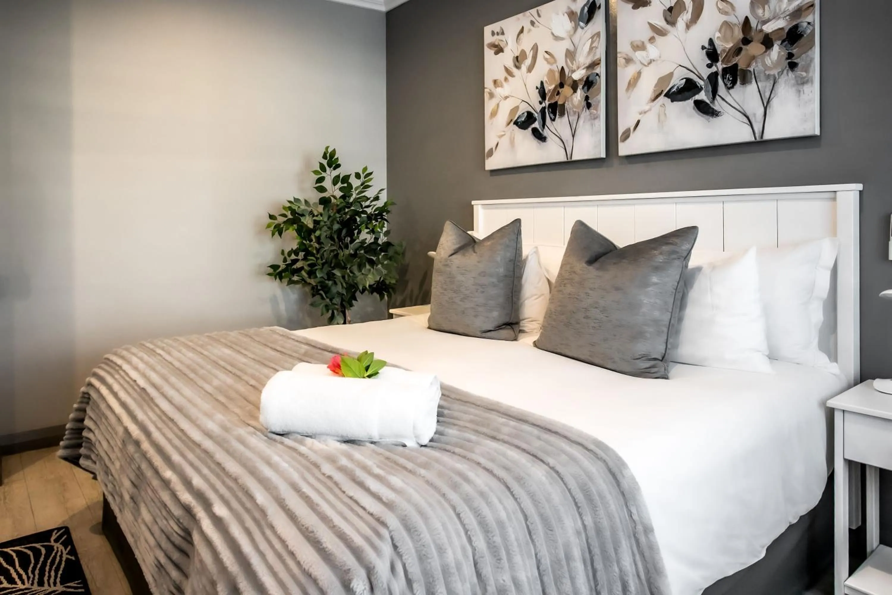 Bed in Whale Coast Ocean Villa