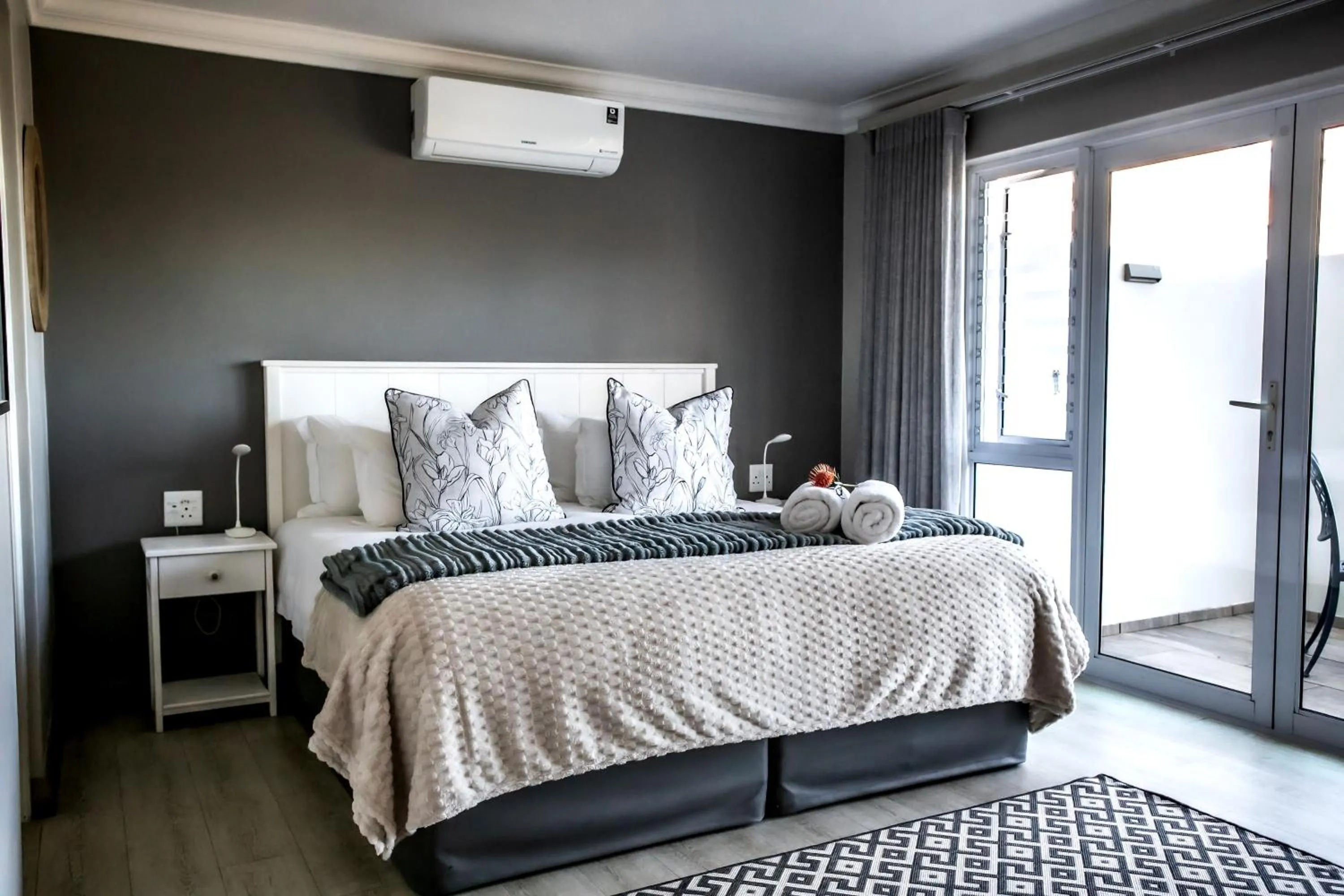 Bed in Whale Coast Ocean Villa