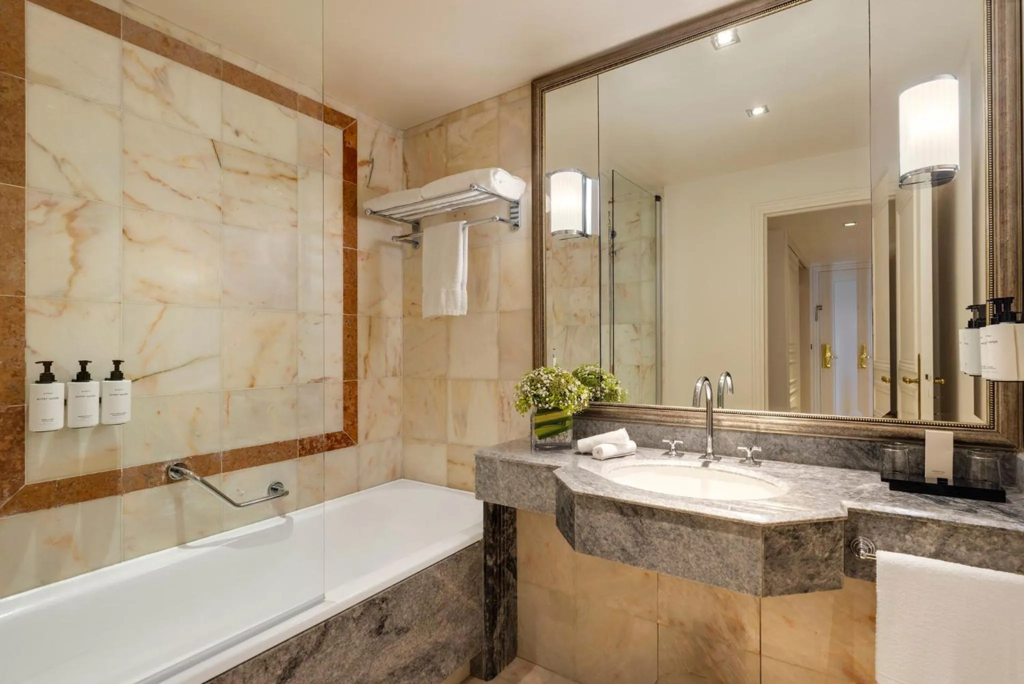 Photo of the whole room in InterContinental Hotels Chantilly Chateau Mont Royal by IHG