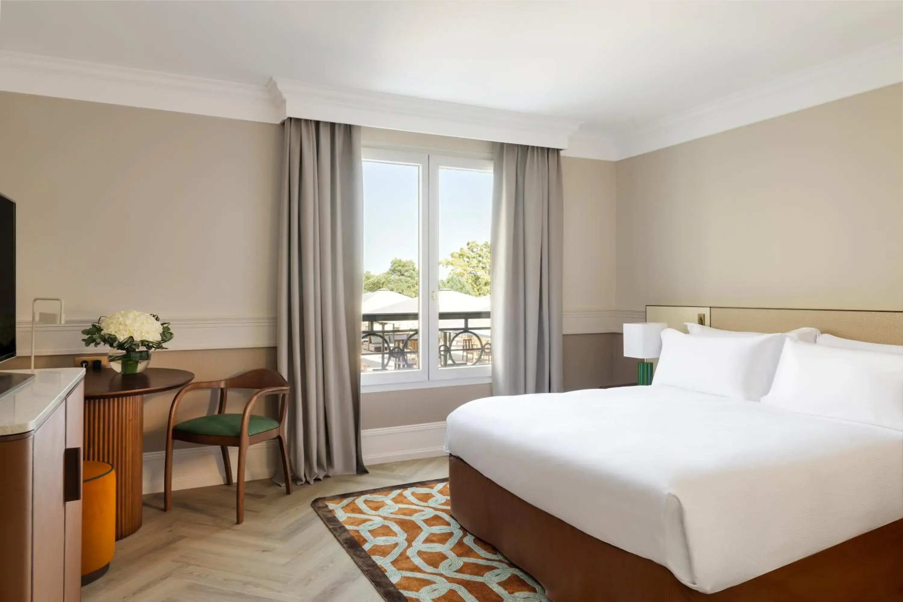 Premium Triple Room in InterContinental Hotels Chantilly Chateau Mont Royal by IHG Premium Triple Room in InterContinental Hotels Chantilly Chateau Mont Royal by IHG