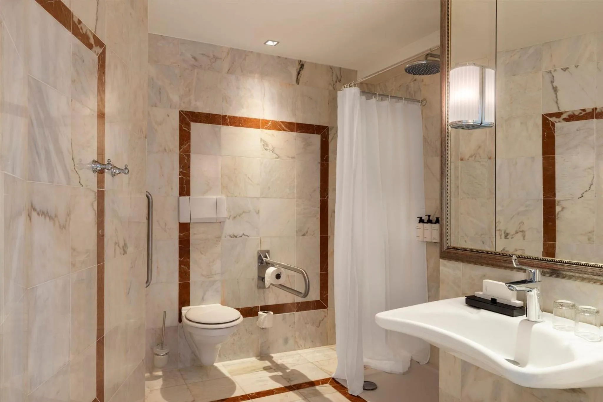 Photo of the whole room in InterContinental Hotels Chantilly Chateau Mont Royal by IHG