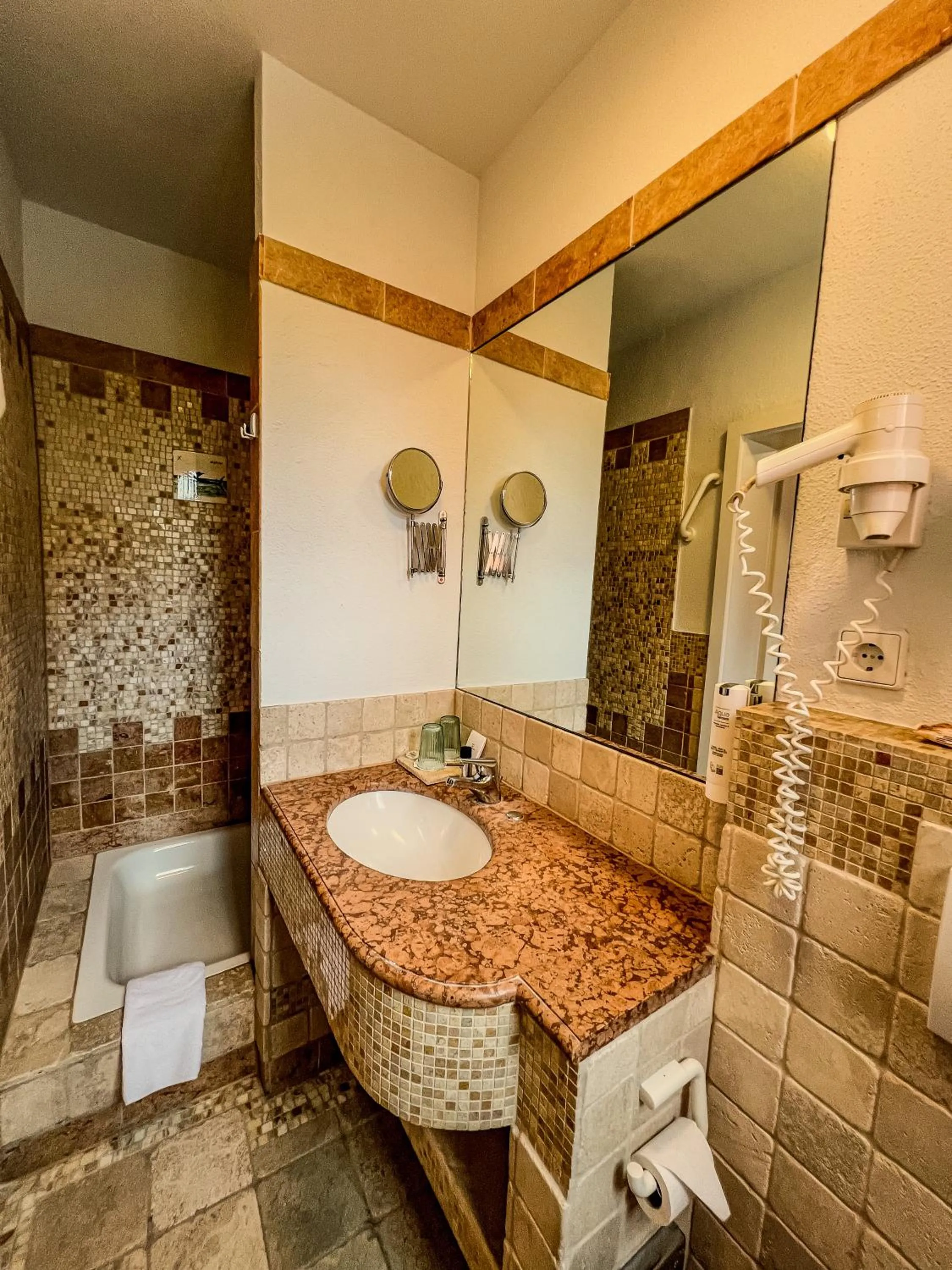 Shower in Insel-Hof Reichenau Hotel-garni