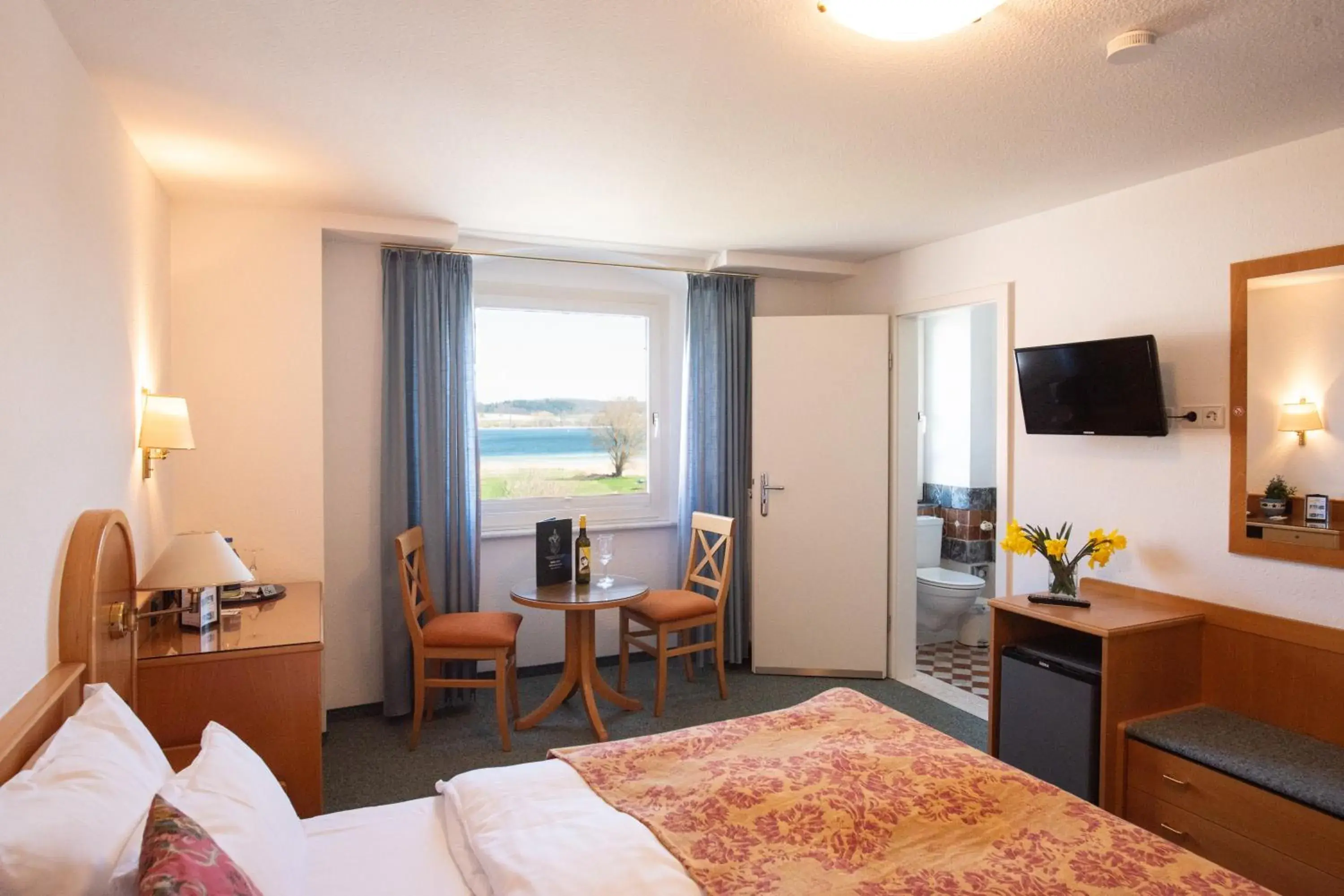 Double Room with Lake View - single occupancy in Insel-Hof Reichenau Hotel-garni Double Room with Lake View - single occupancy in Insel-Hof Reichenau Hotel-garni