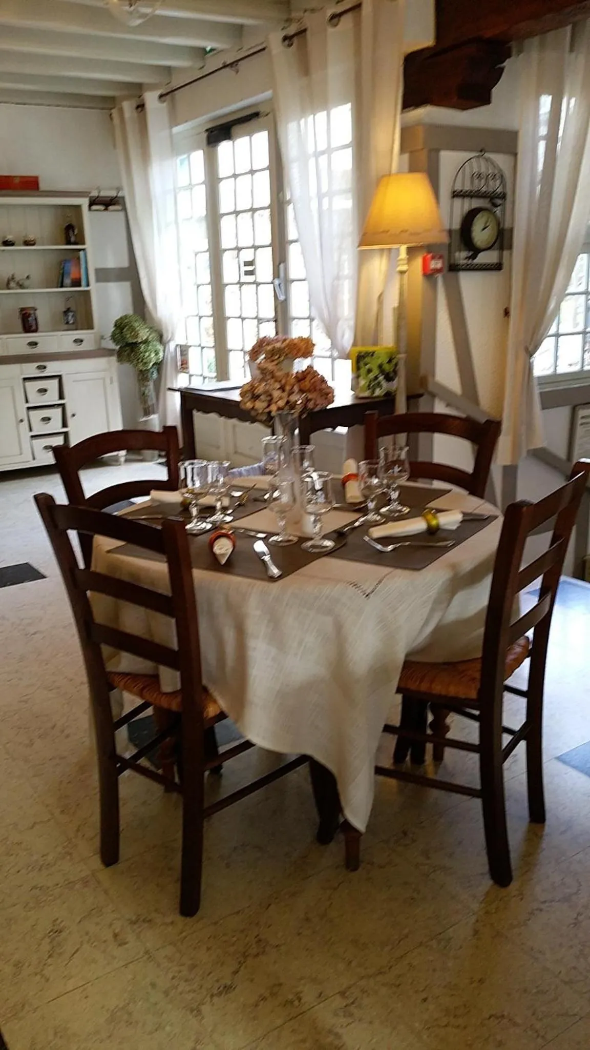 Restaurant/places to eat in Logis Hôtel & Restaurant "Au Gré du Vent"