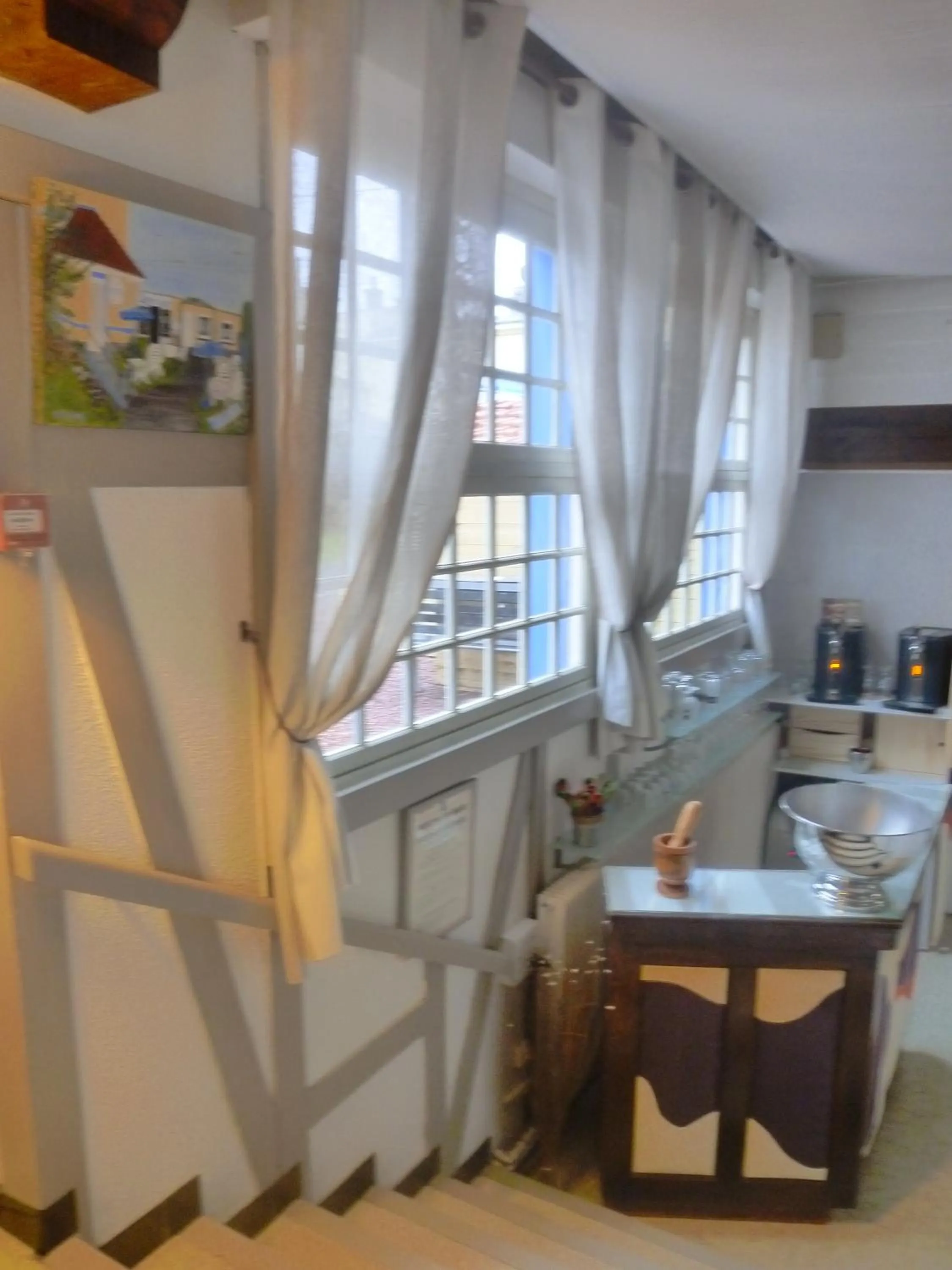 Lounge or bar in Logis Hôtel & Restaurant "Au Gré du Vent"