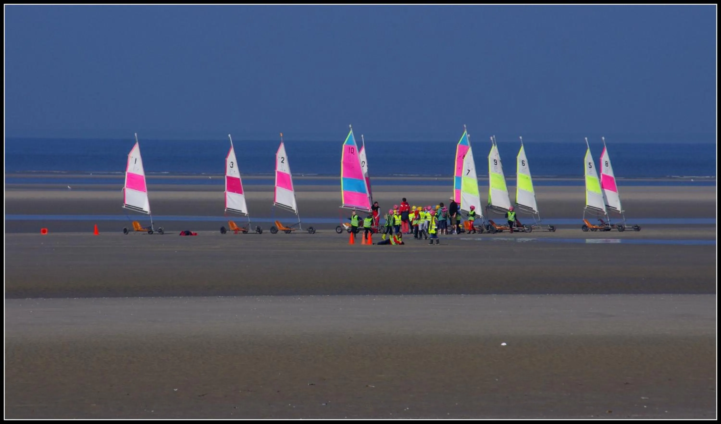 Windsurfing in Logis Hôtel & Restaurant "Au Gré du Vent"