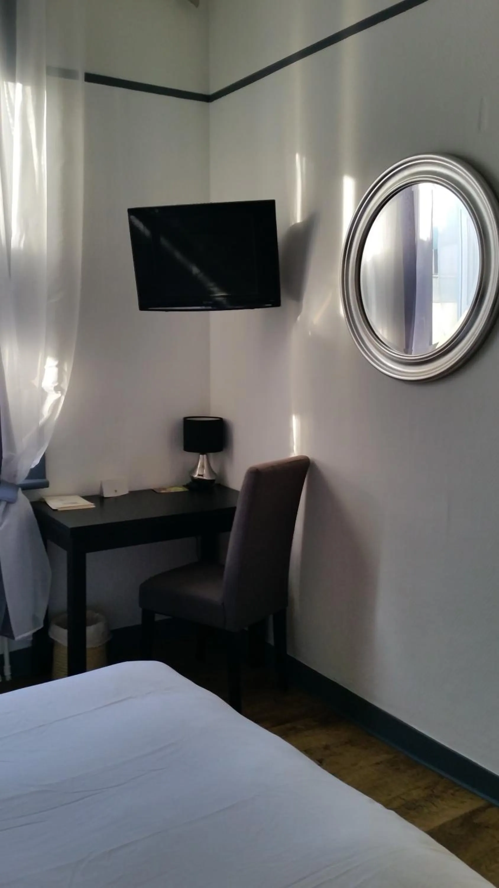 Bedroom, Bed in Logis Hôtel & Restaurant "Au Gré du Vent"