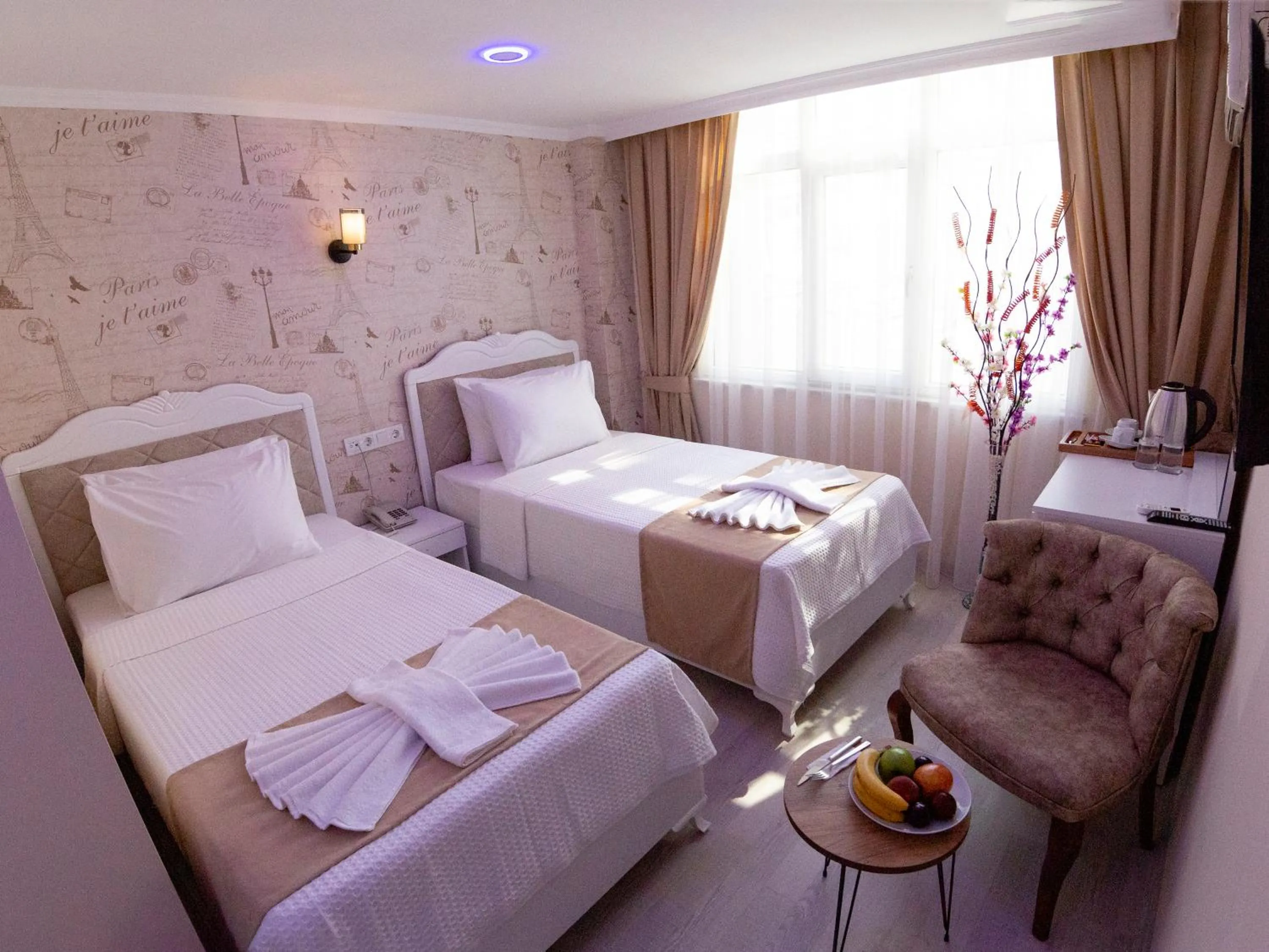 Photo of the whole room, Bed in Vander Valk İstanbul Hotel