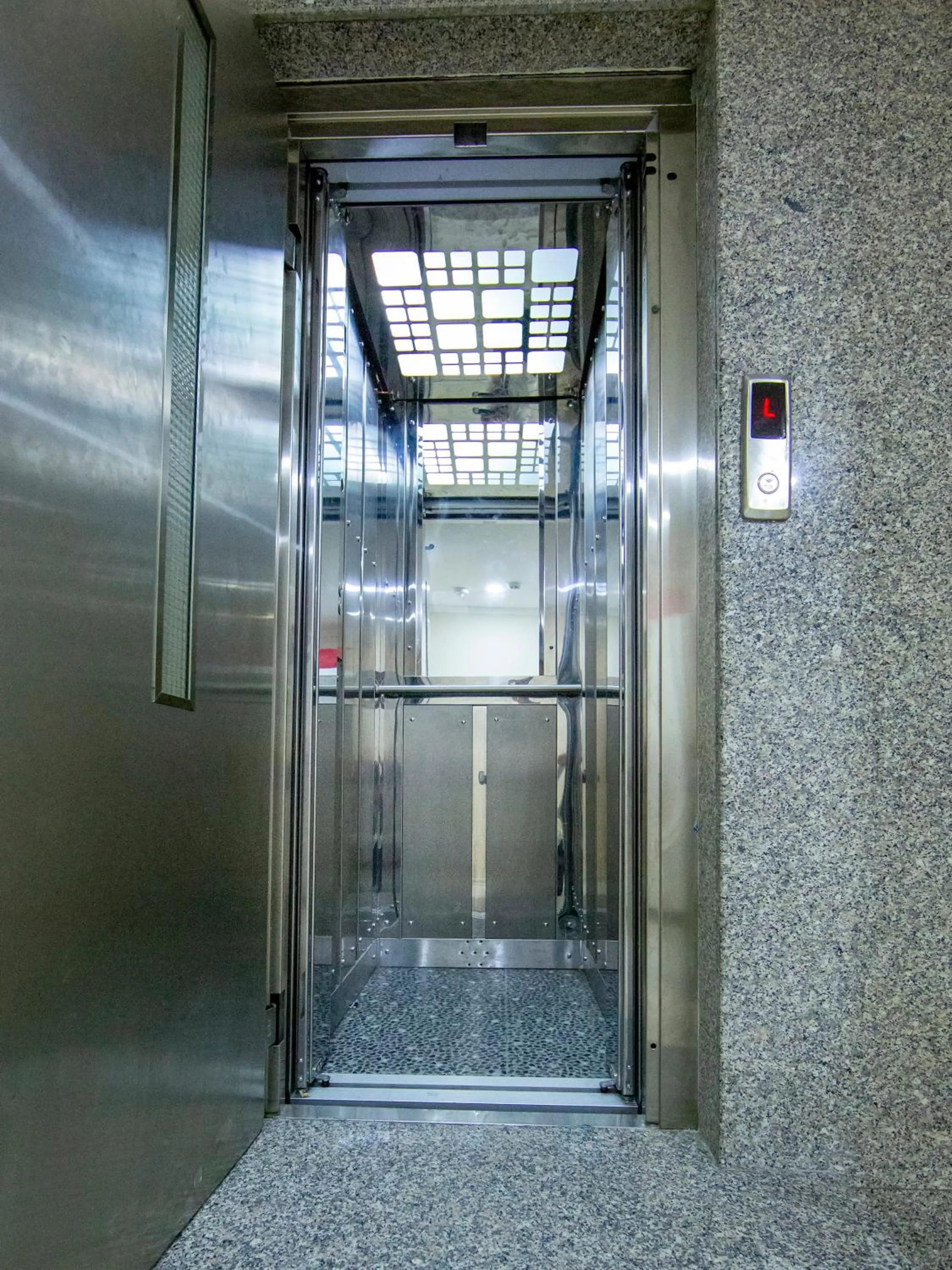 Facade/entrance in Vander Valk İstanbul Hotel