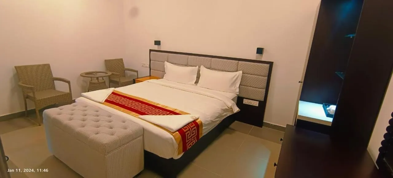 Photo of the whole room, Bed in Mainland Resorts & Spa by Kolaahalam