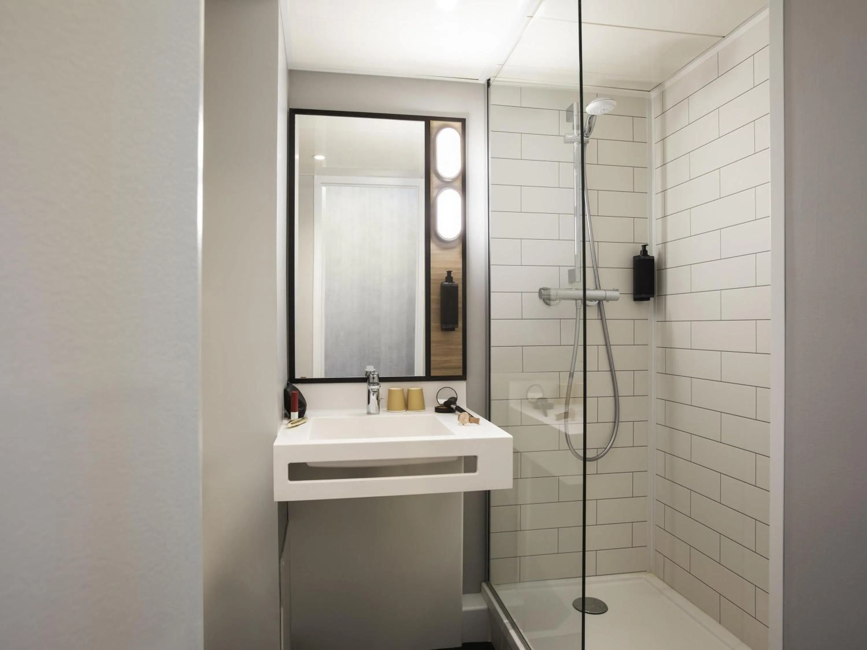 Bedroom in ibis Strasbourg Centre Les Halles