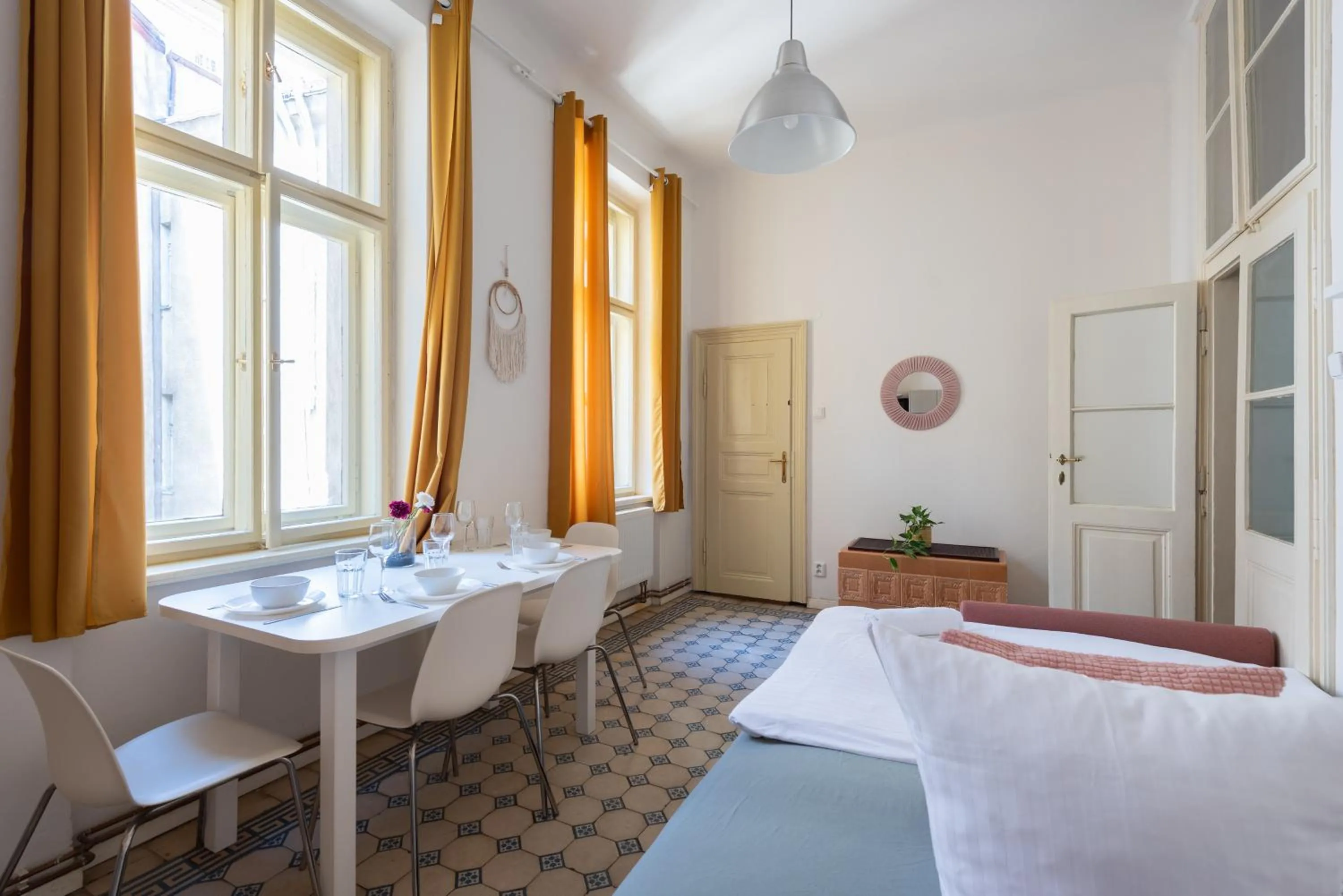 Dining area, Bed in Tesnov Residence Apartments